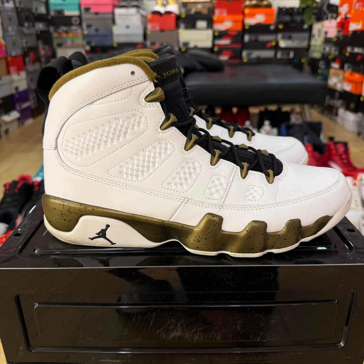 Jordan 9 Retro Statue (Used, no box)