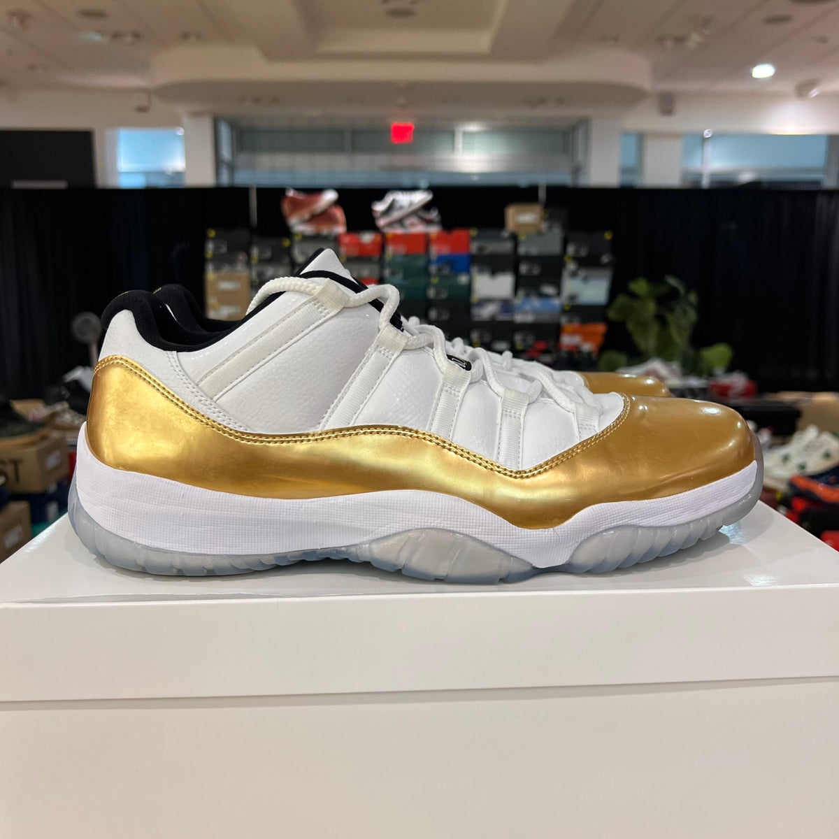 Jordan 11 Retro Low Closing Ceremony used rep box