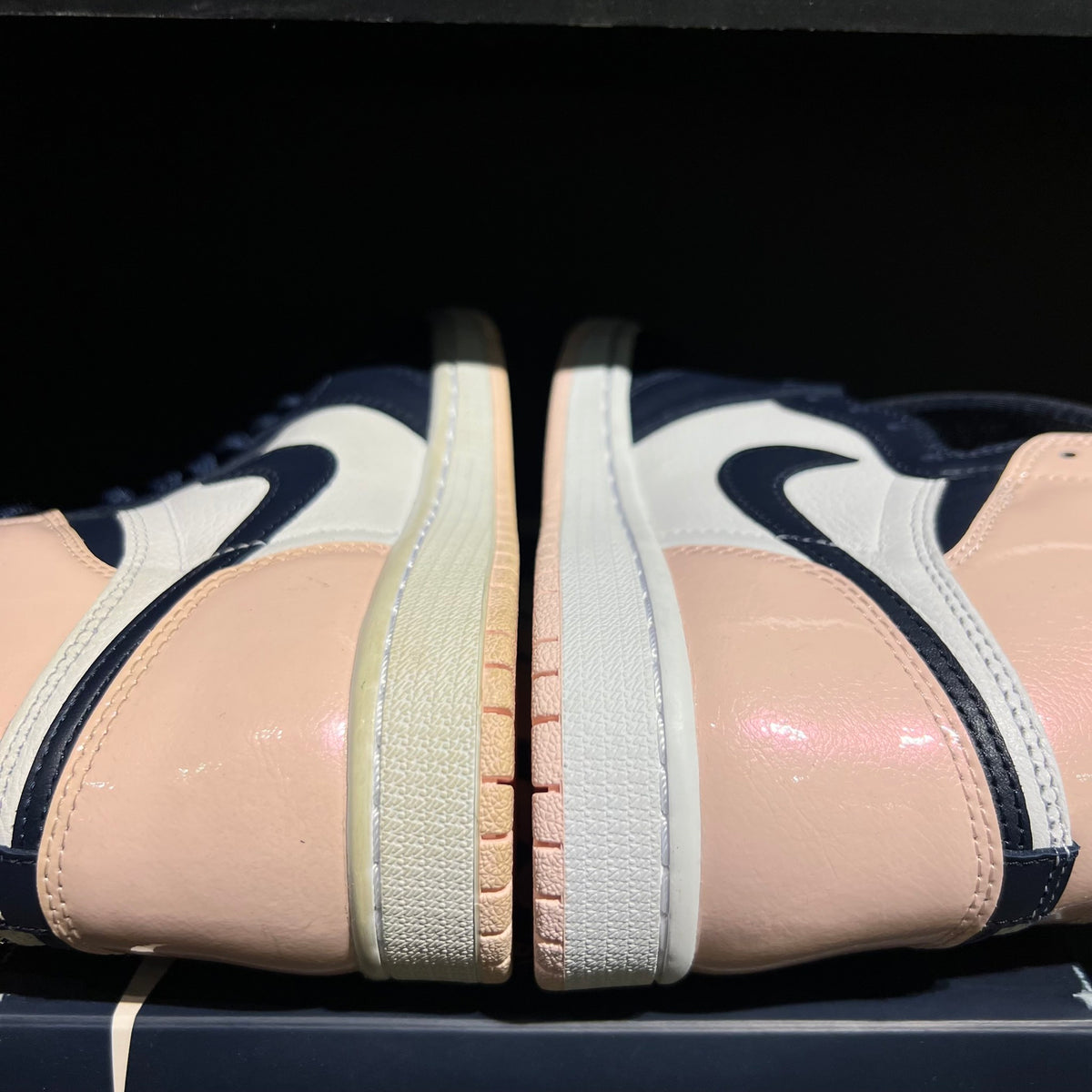 Jordan 1 Retro High OG Atmosphere (Women's) used