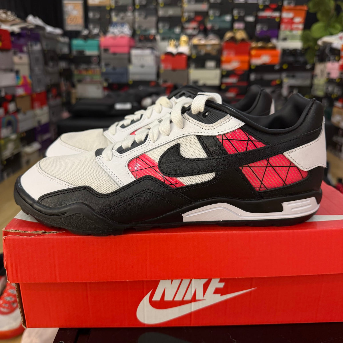 Nike Air Bo Turf White Solar Red (used, VNDS)