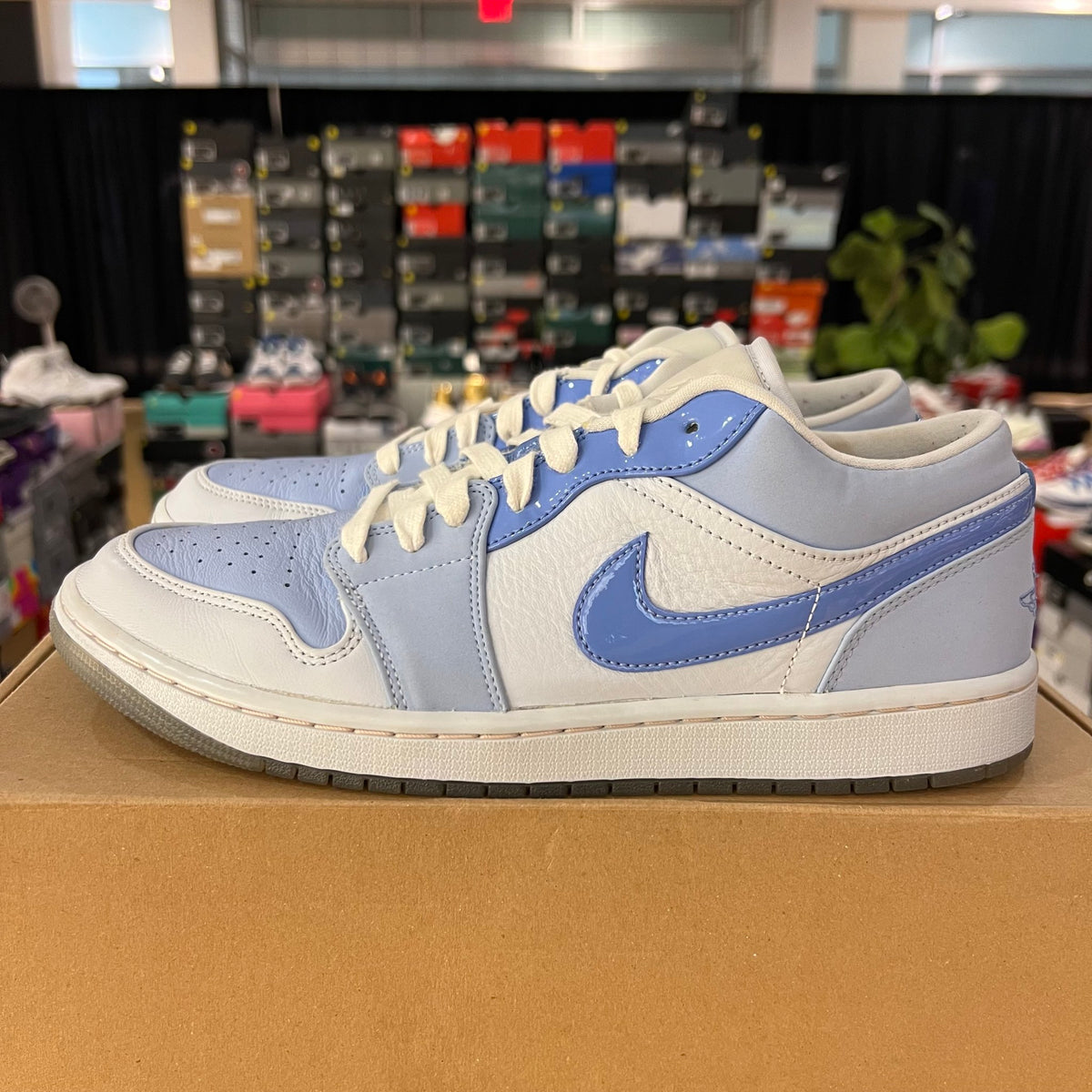 Jordan 1 Low SE Mighty Swooshers used rep box