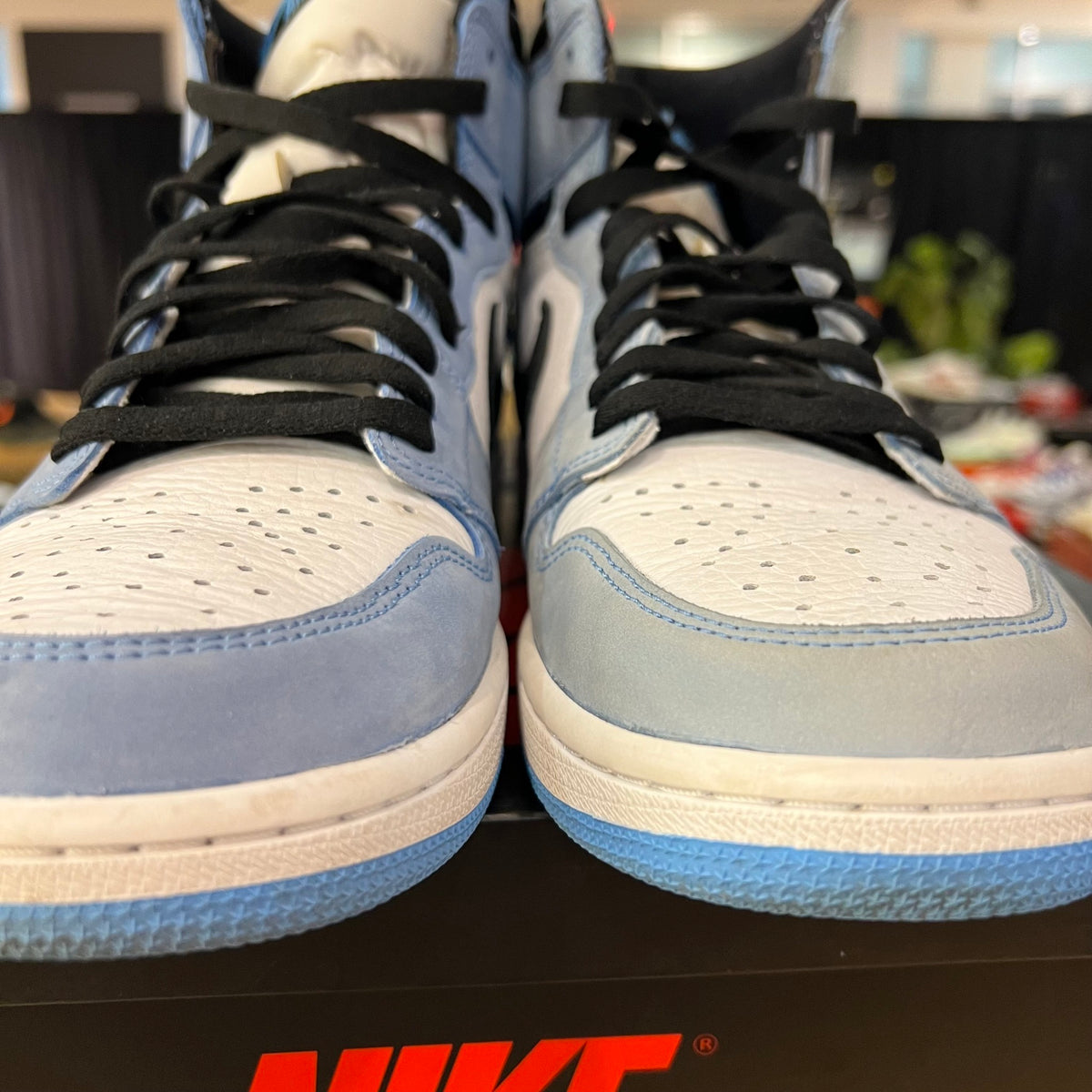 Jordan 1 Retro High OG University Blue used yellowing