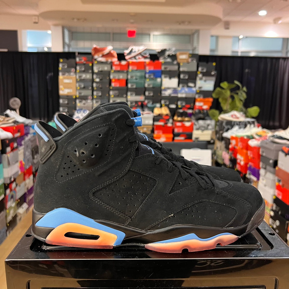 Jordan 6 Retro UNC no box yellowing