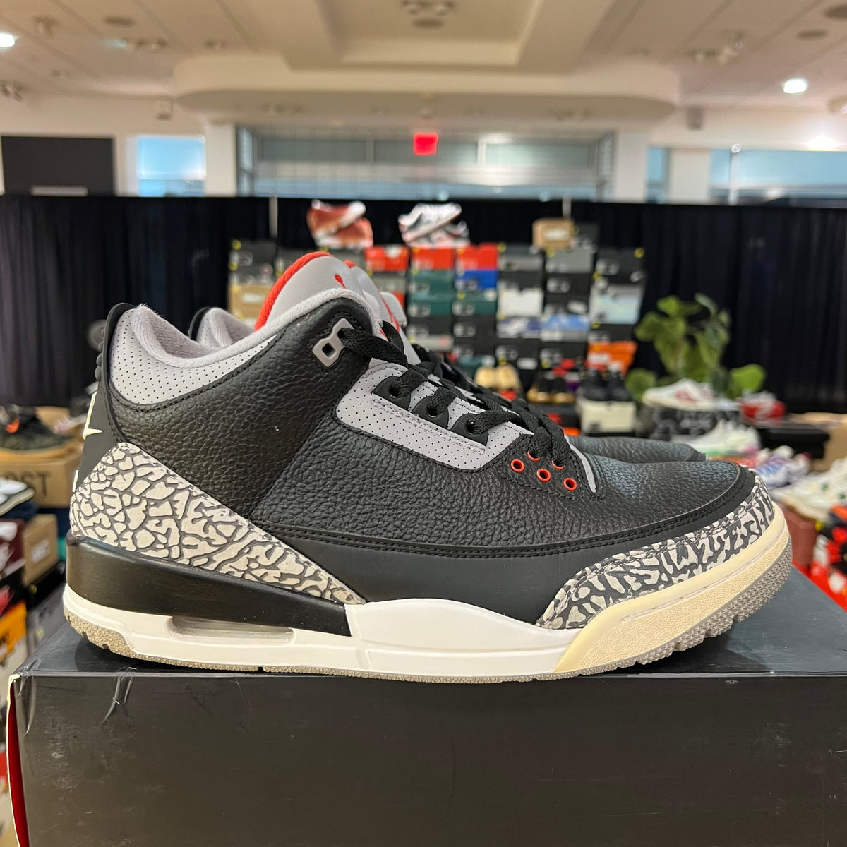 Jordan 3 Retro Black Cement (2018) used yellowing