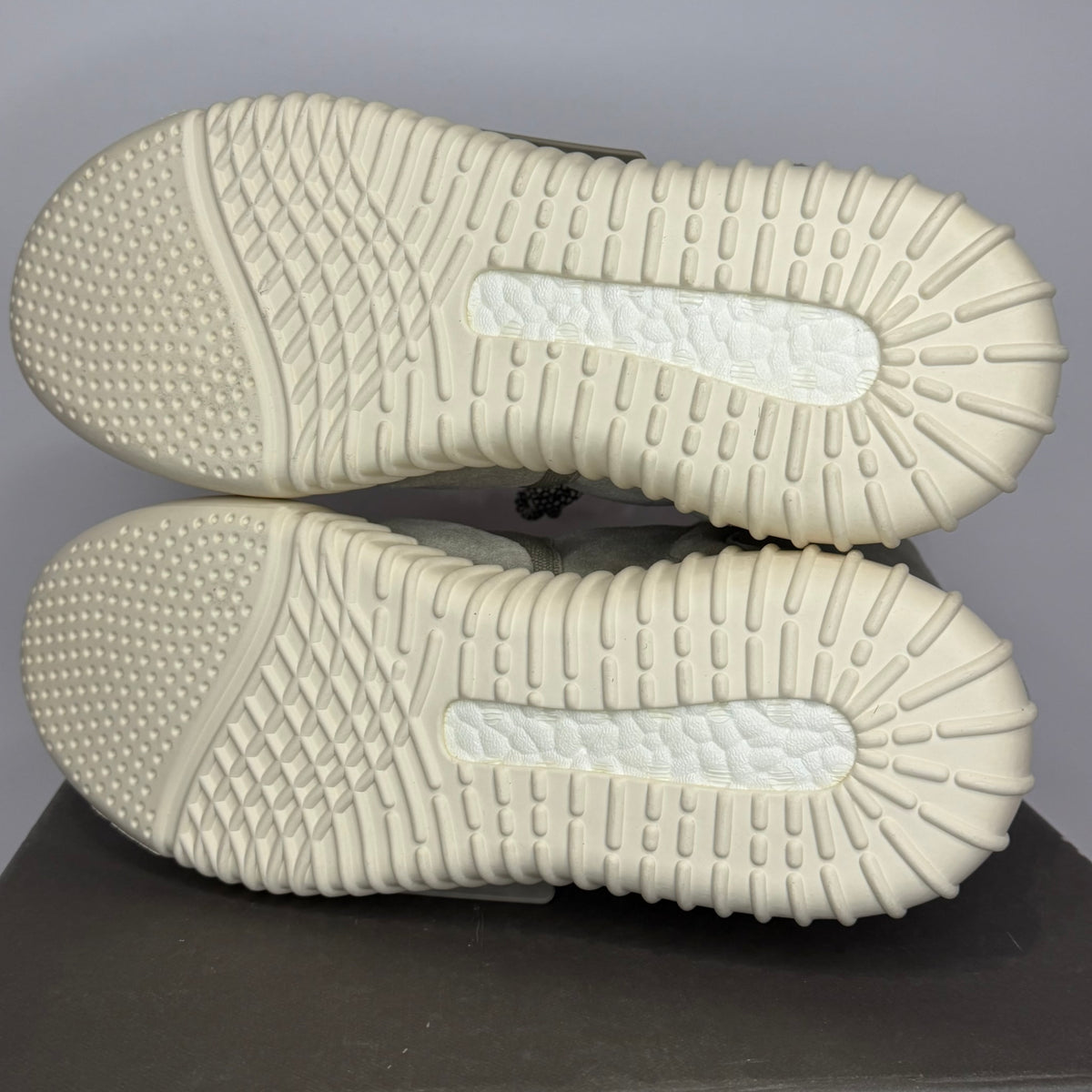 adidas Yeezy Boost 750 OG Light Brown (Used VNDS)
