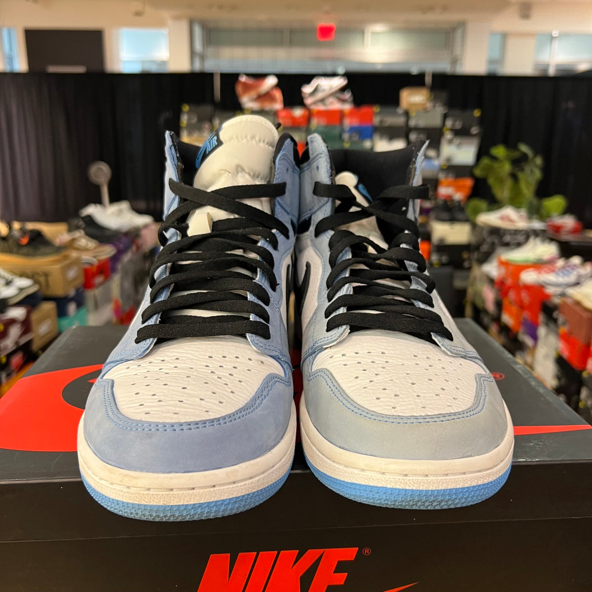 Jordan 1 Retro High OG University Blue used yellowing