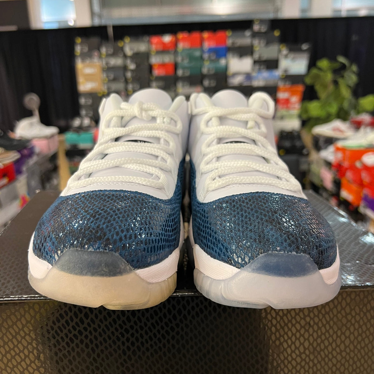 Jordan 11 Retro Low Snake Navy (2019) used