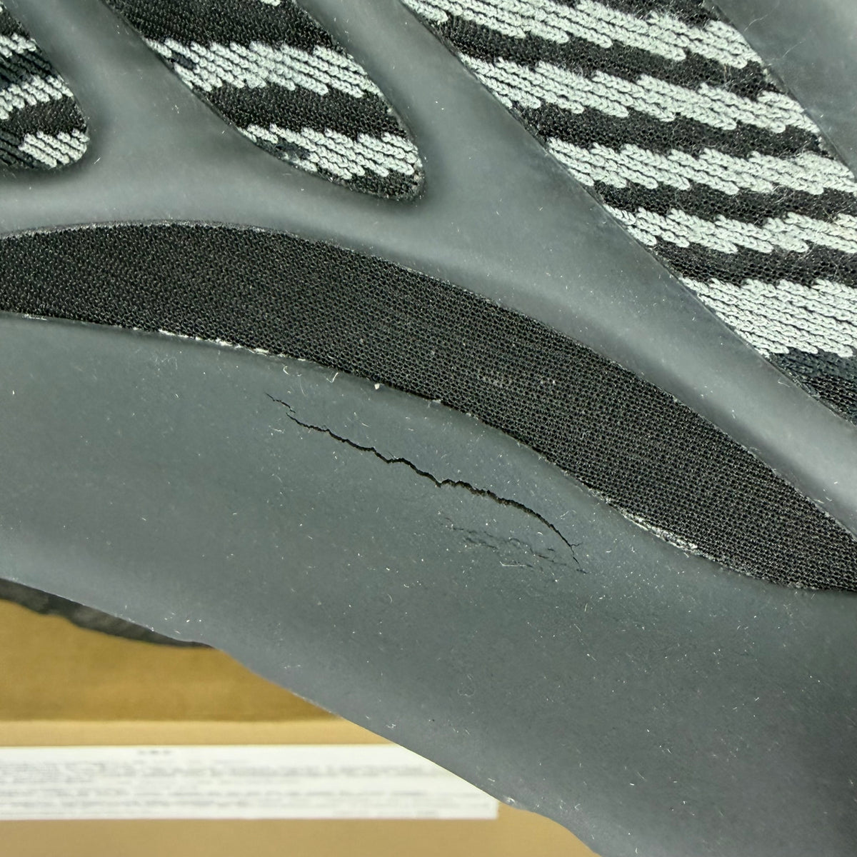 adidas Yeezy 700 V3 Dark Glow (used)