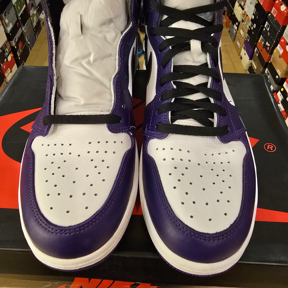 Jordan 1 Retro High Court Purple White USED