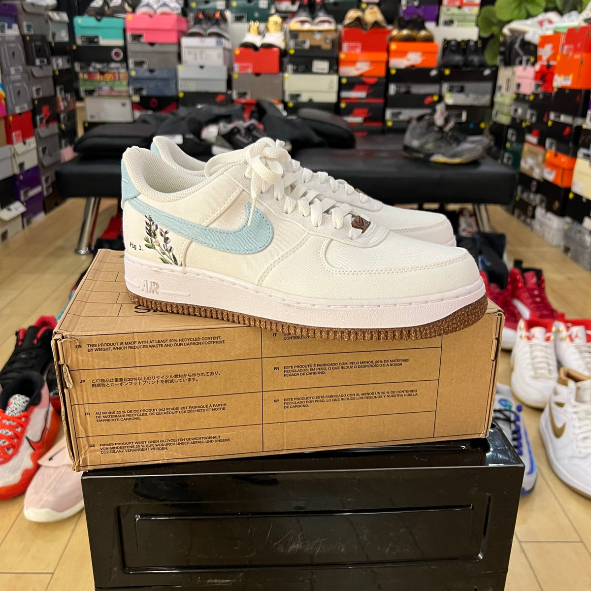 Nike Air Force 1 Indigo (Women's) Tear on heel tab