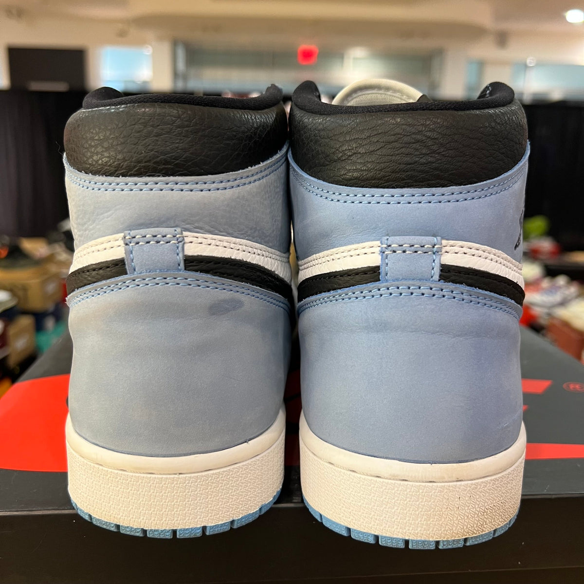 Jordan 1 Retro High OG University Blue used yellowing