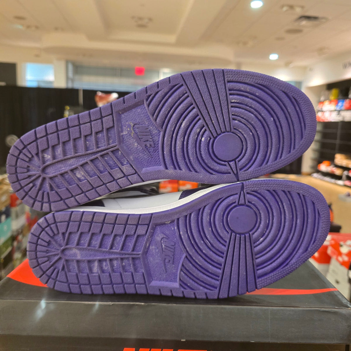 Jordan 1 Retro High Court Purple White USED