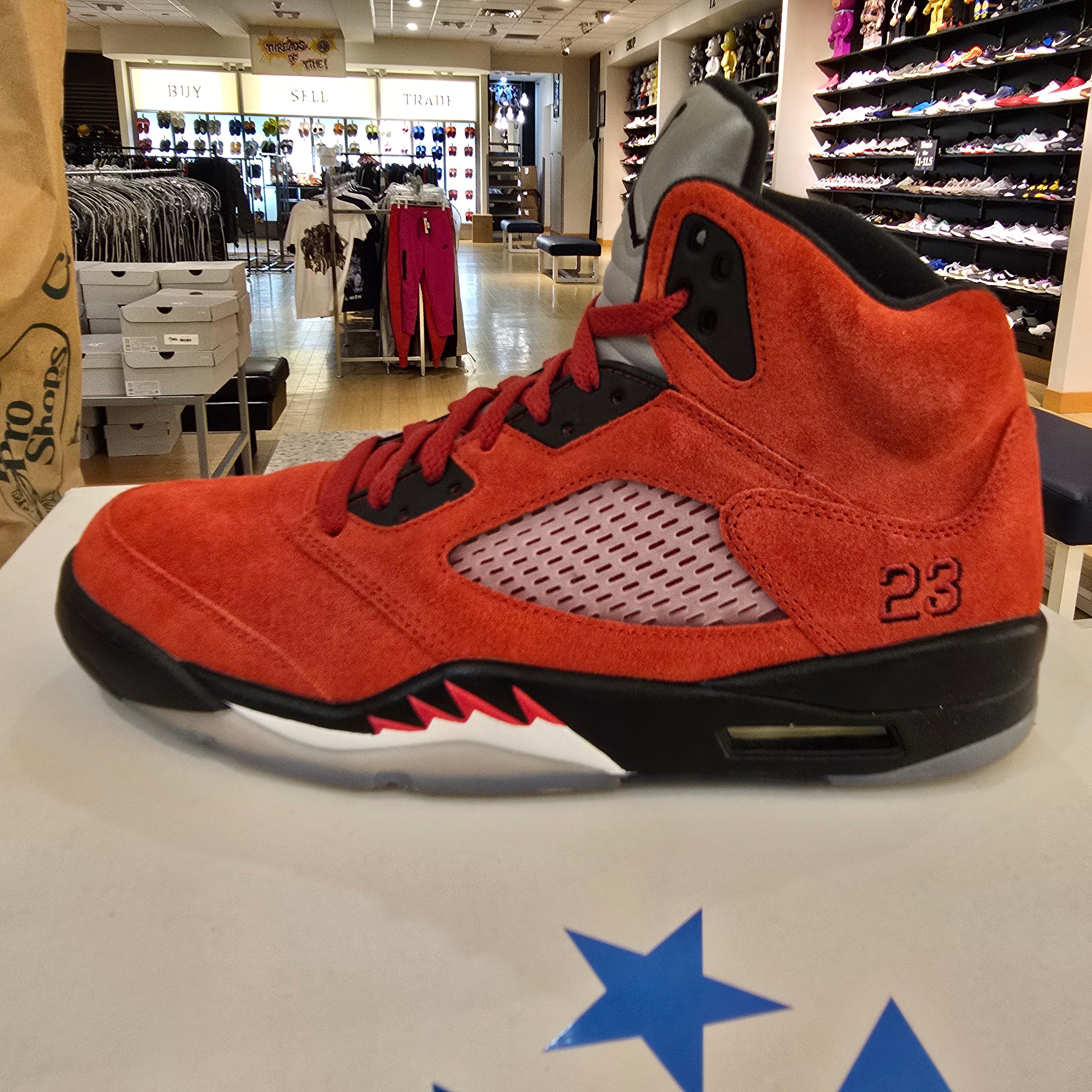 Jordan 5 Retro Raging Bull Red (2021) SZ 10.5 USED