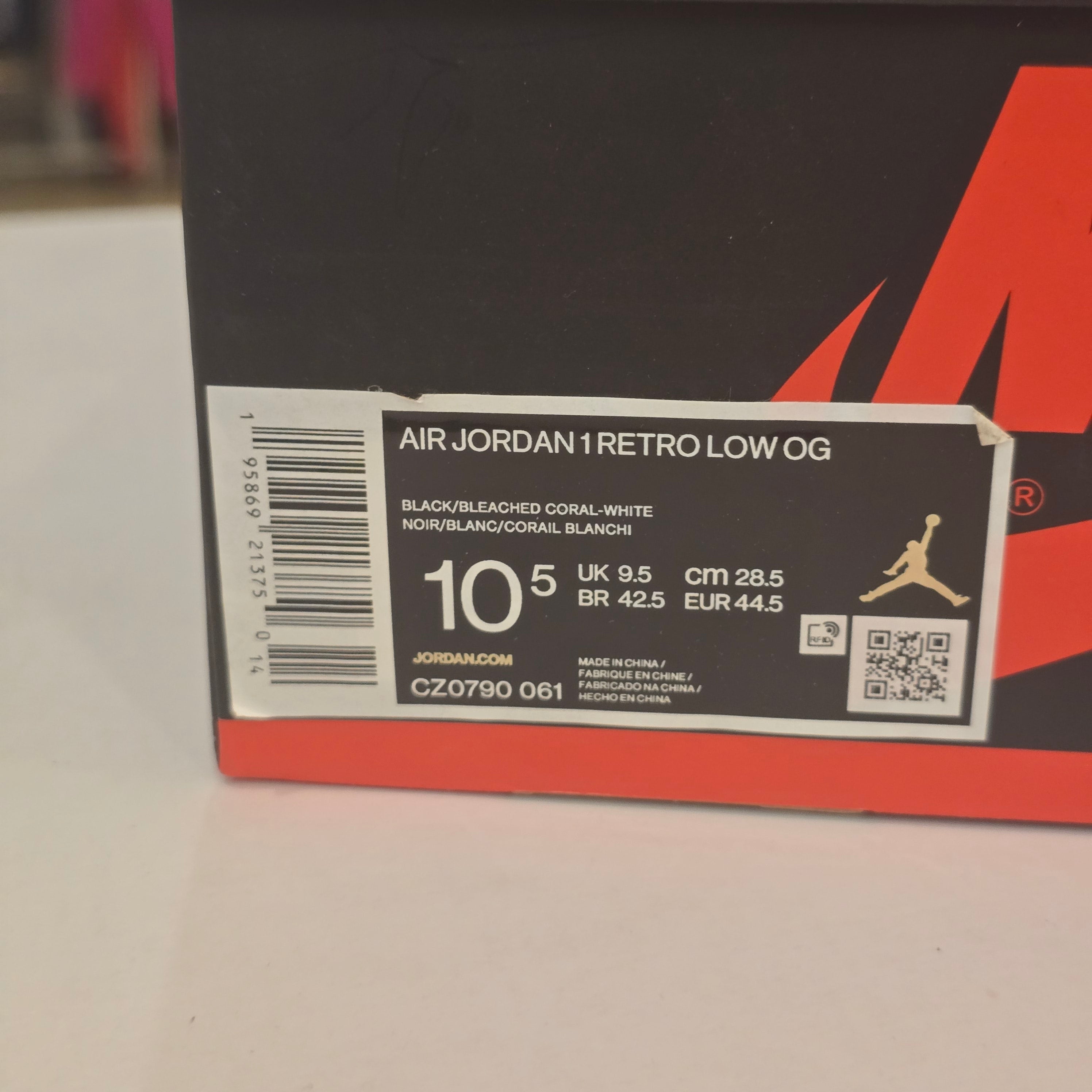 Jordan 1 Low OG Bleached Coral SZ 10.5 USED