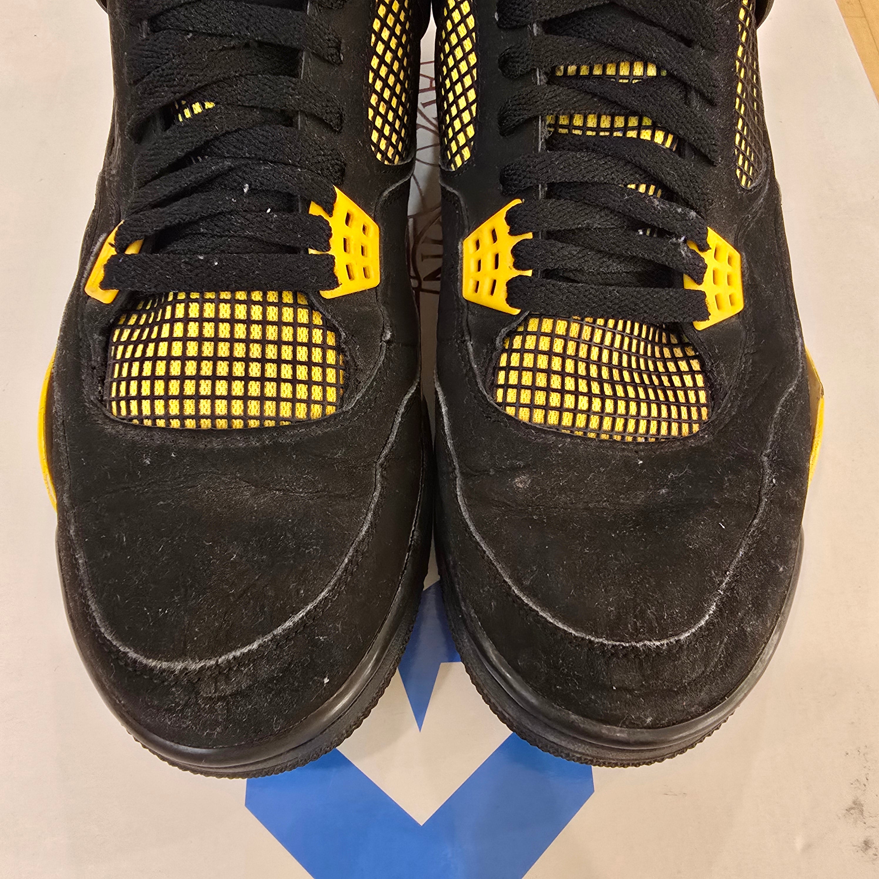 Jordan 4 Retro Thunder (2012) SZ 12 USED NO BOX SEPERATION (NOT SAFE TO WEAR)