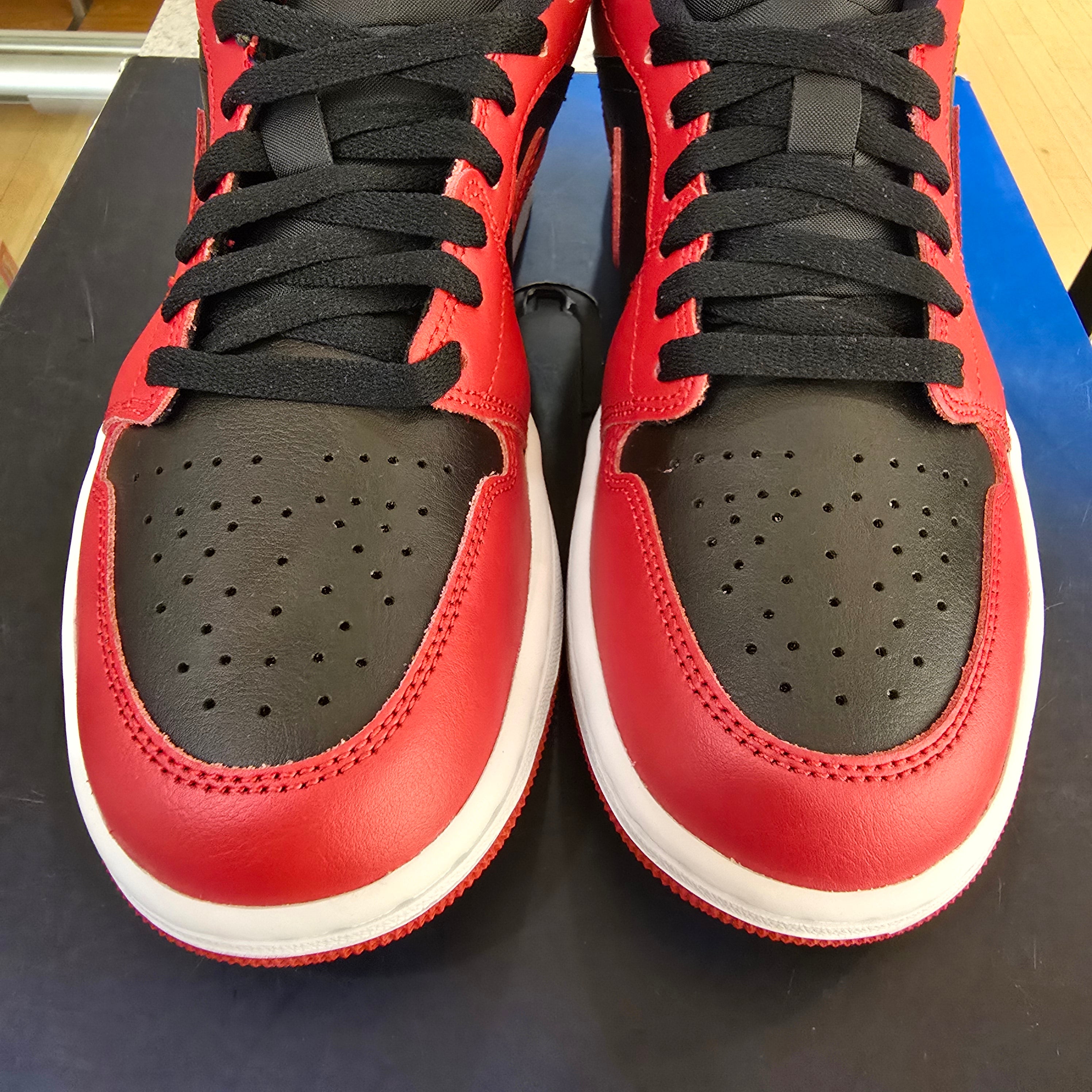 Jordan 1 Low Reverse Bred SZ 8 Missing Lid