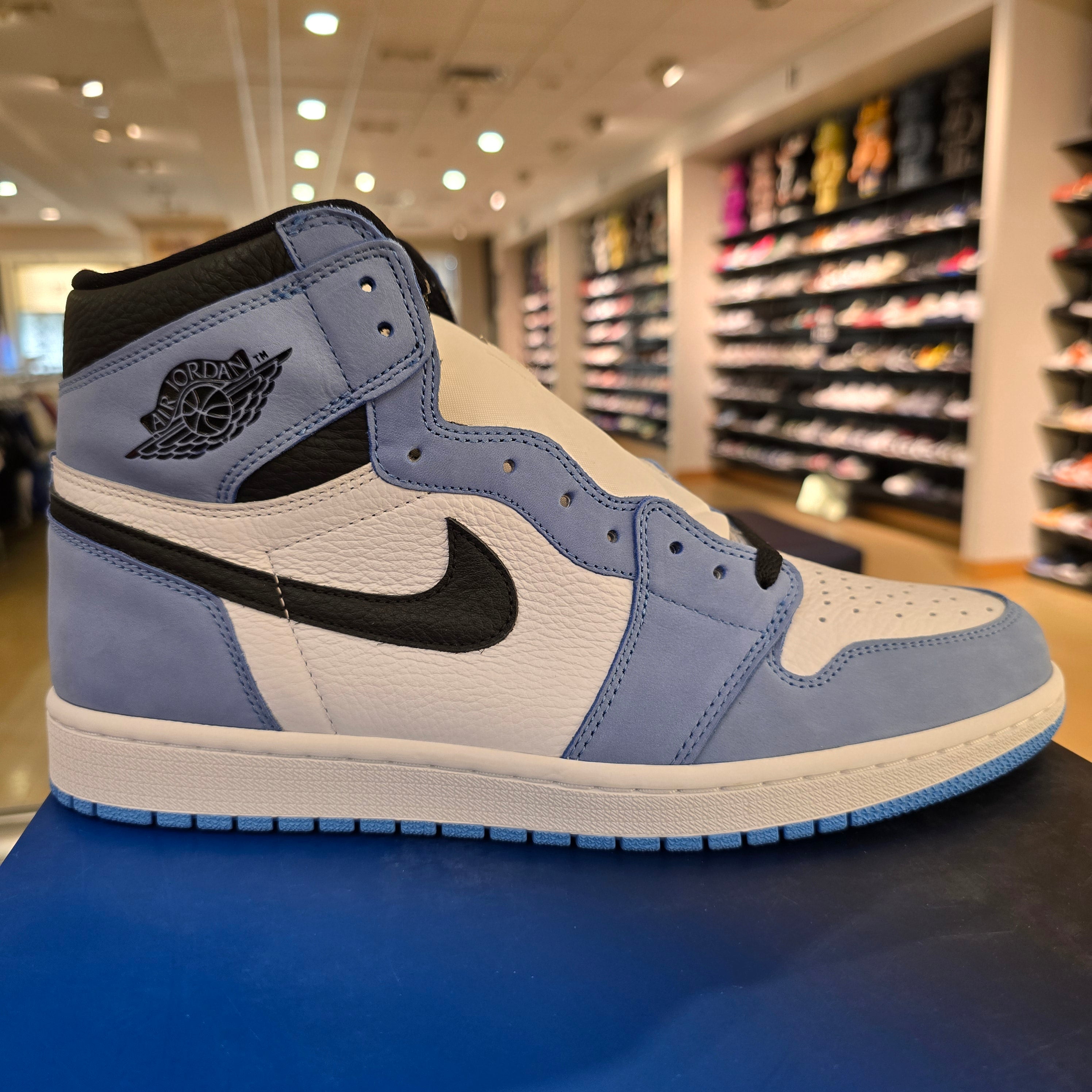 Jordan 1 Retro High OG University Blue SZ 12