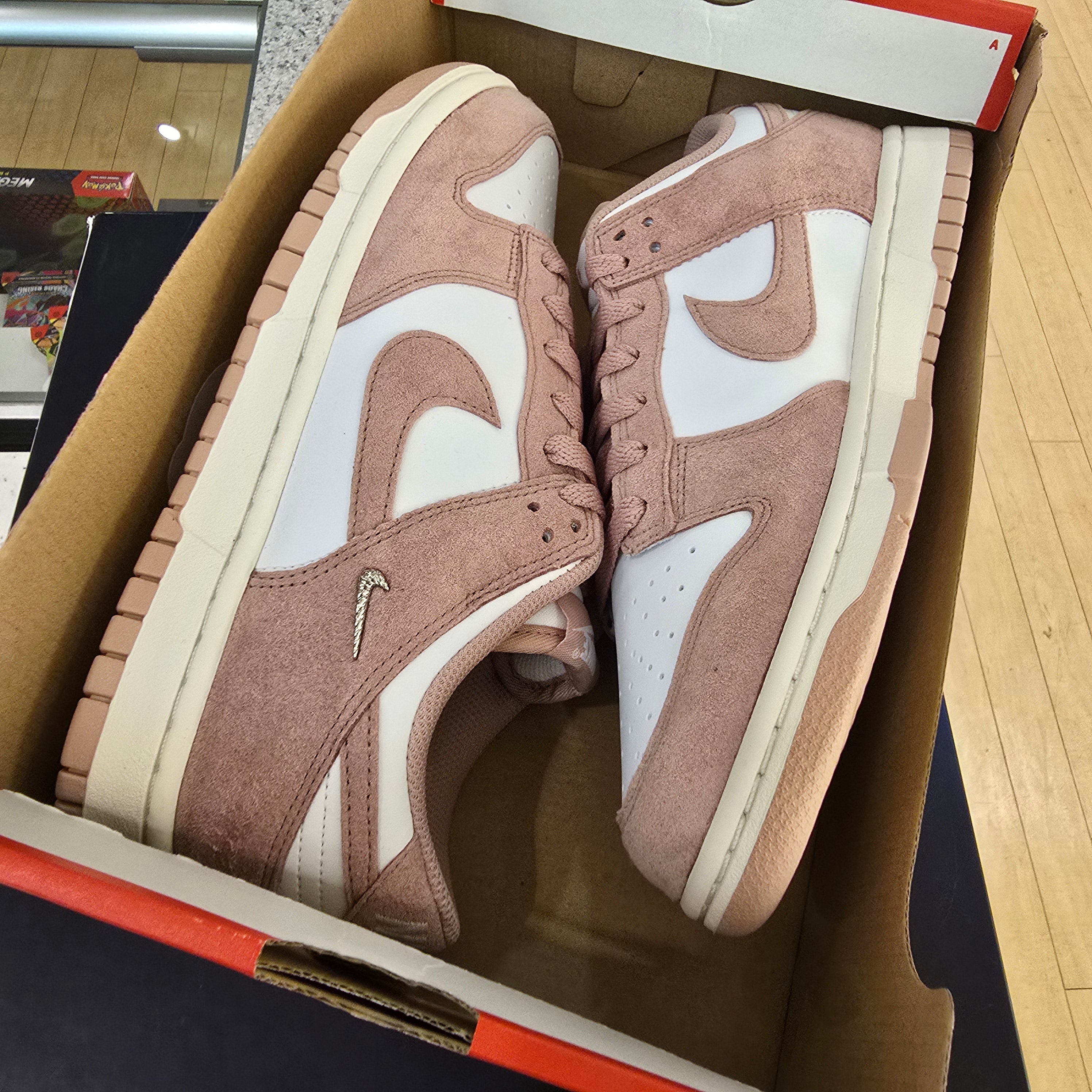 Nike Dunk Low Rose Whisper Gold Mini Swoosh (Women's) SZ 10/8.5M MISSING LID