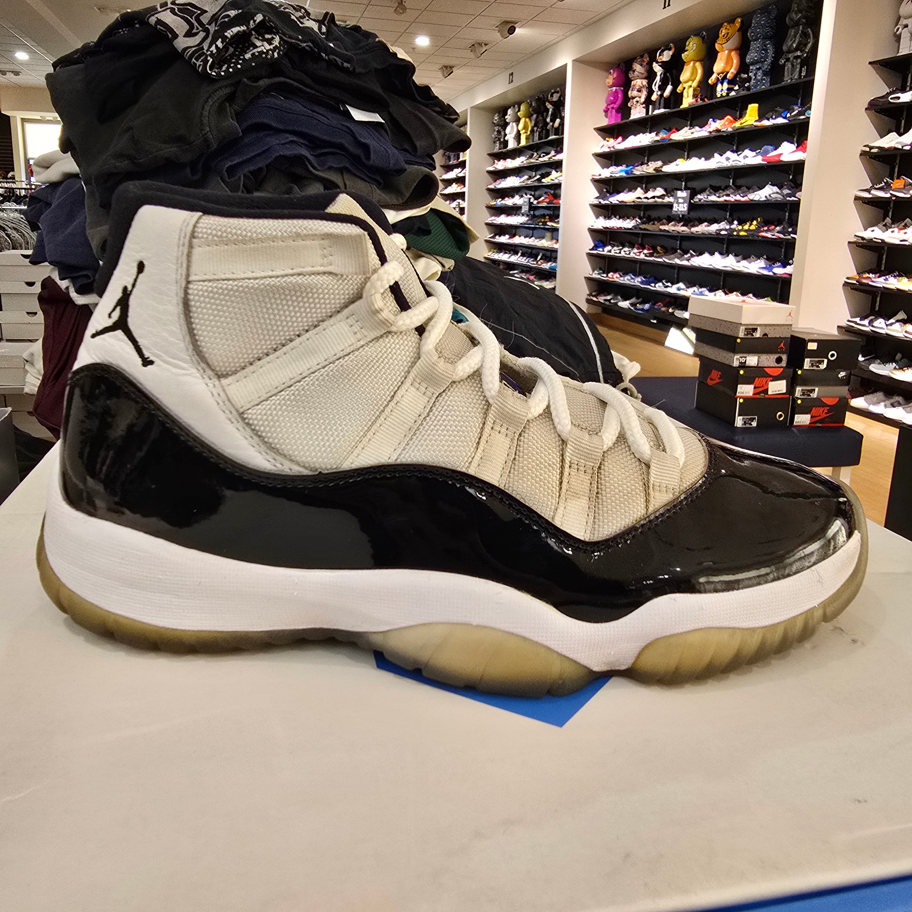 Jordan 11 Retro Concord (2018) SZ 8.5 USED