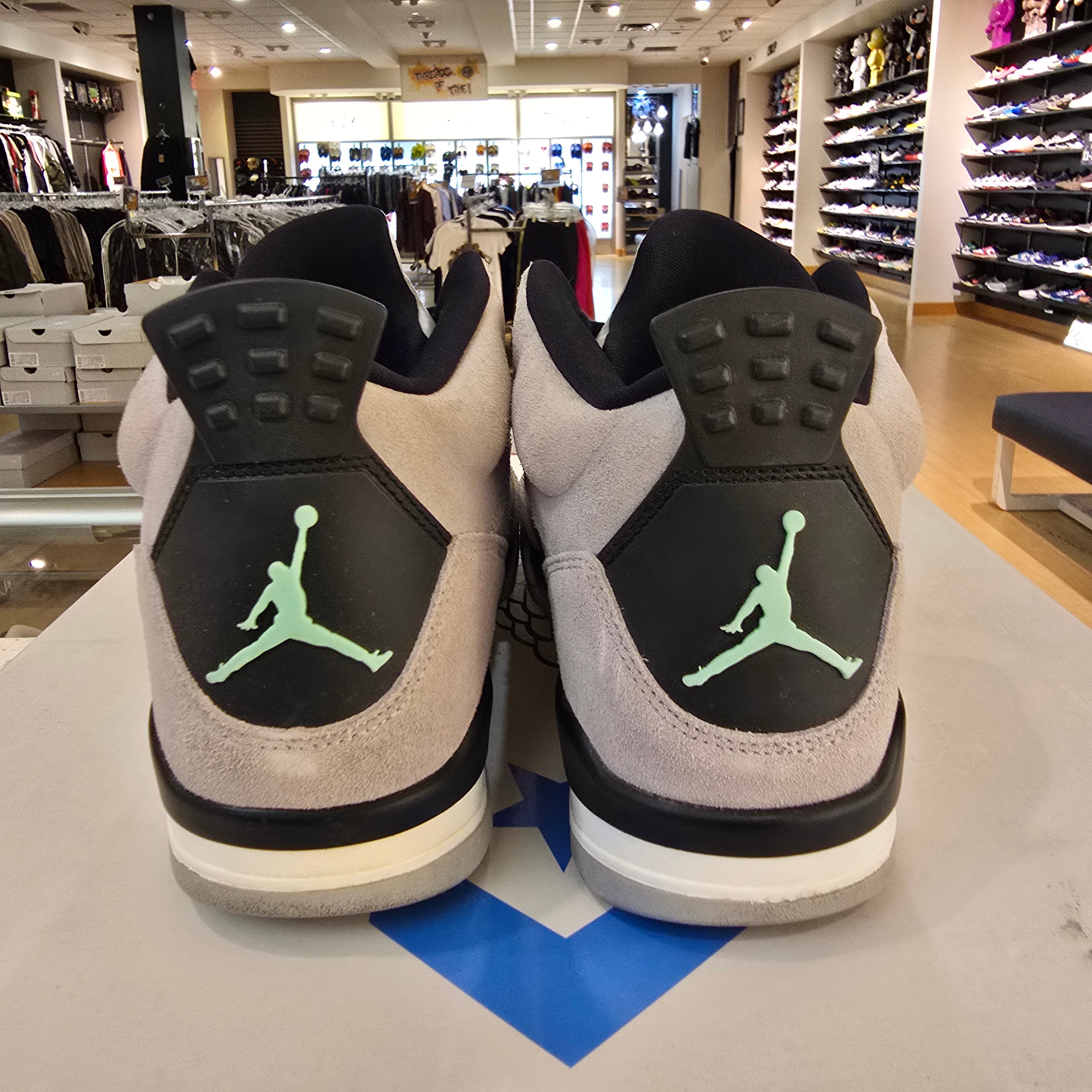 Jordan Son Of Mars Low Wolf Grey SZ 10 USED