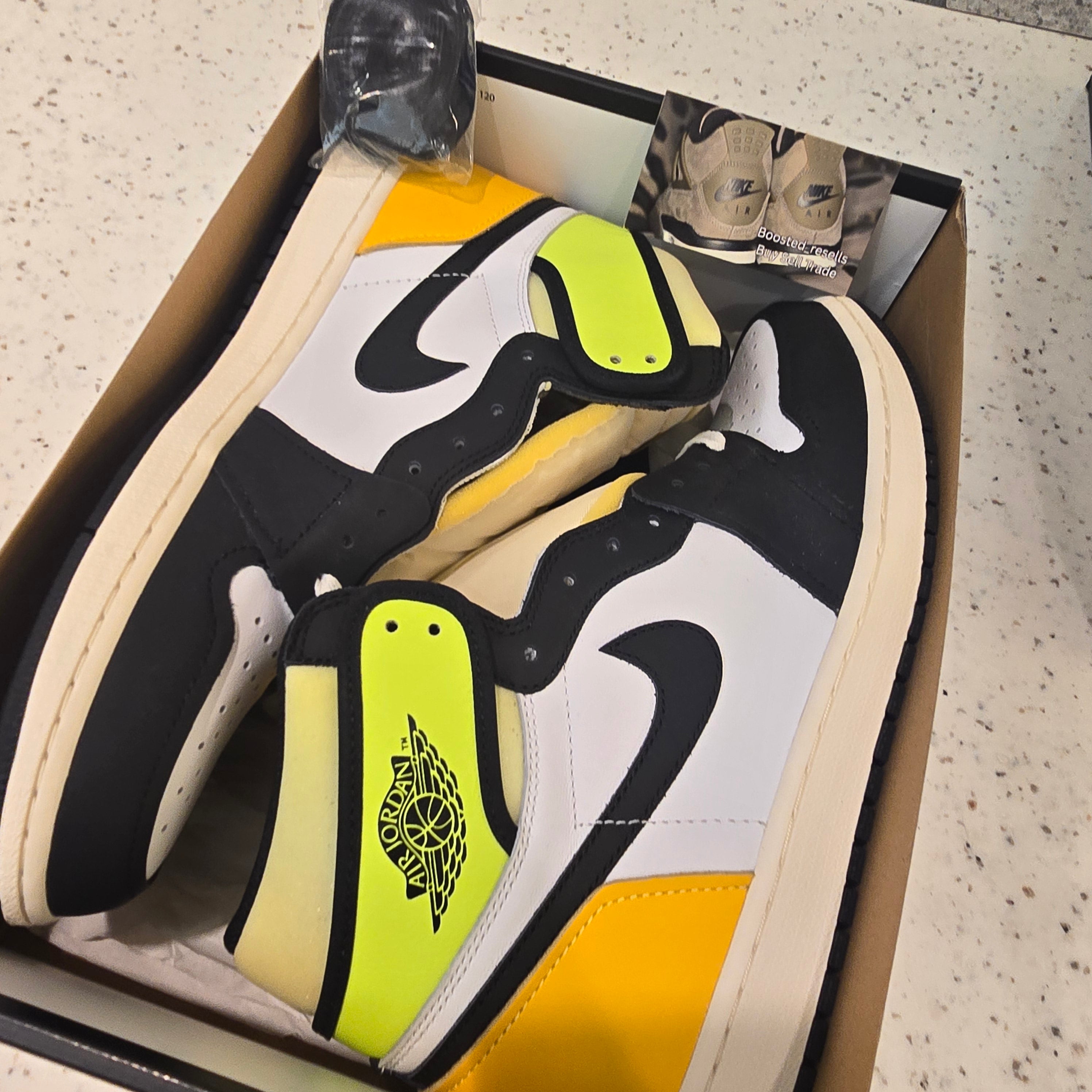Jordan 1 Retro High White Black Volt University Gold SZ 12