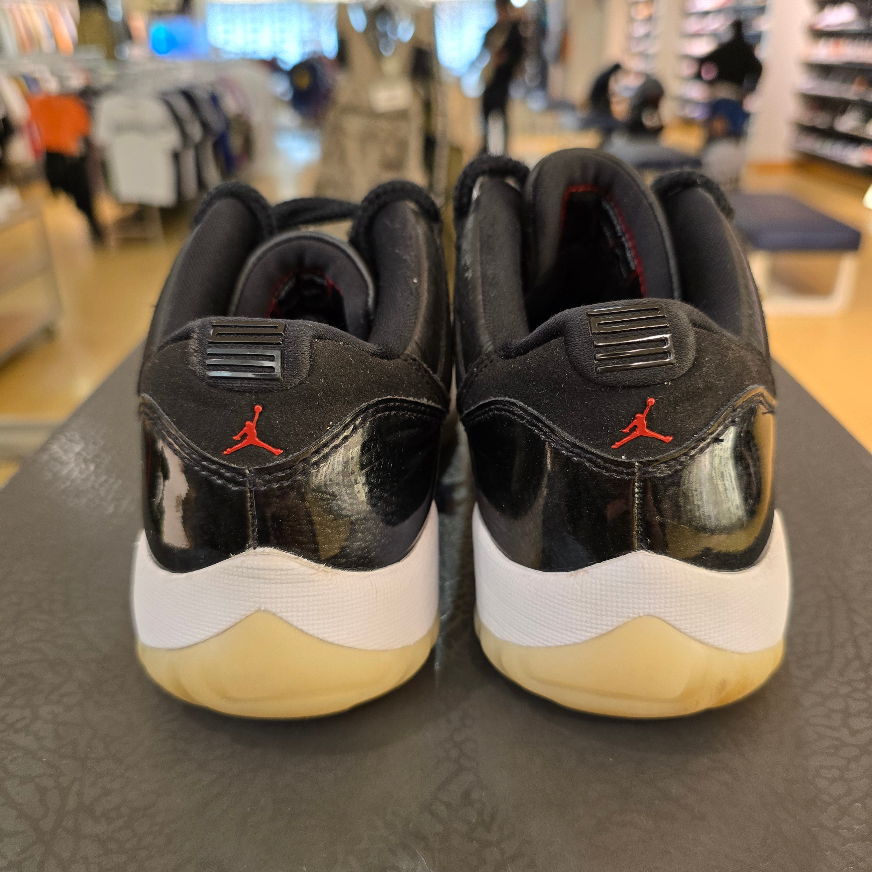 Jordan 11 Retro Low 72-10 SZ 7 USED NO BOX