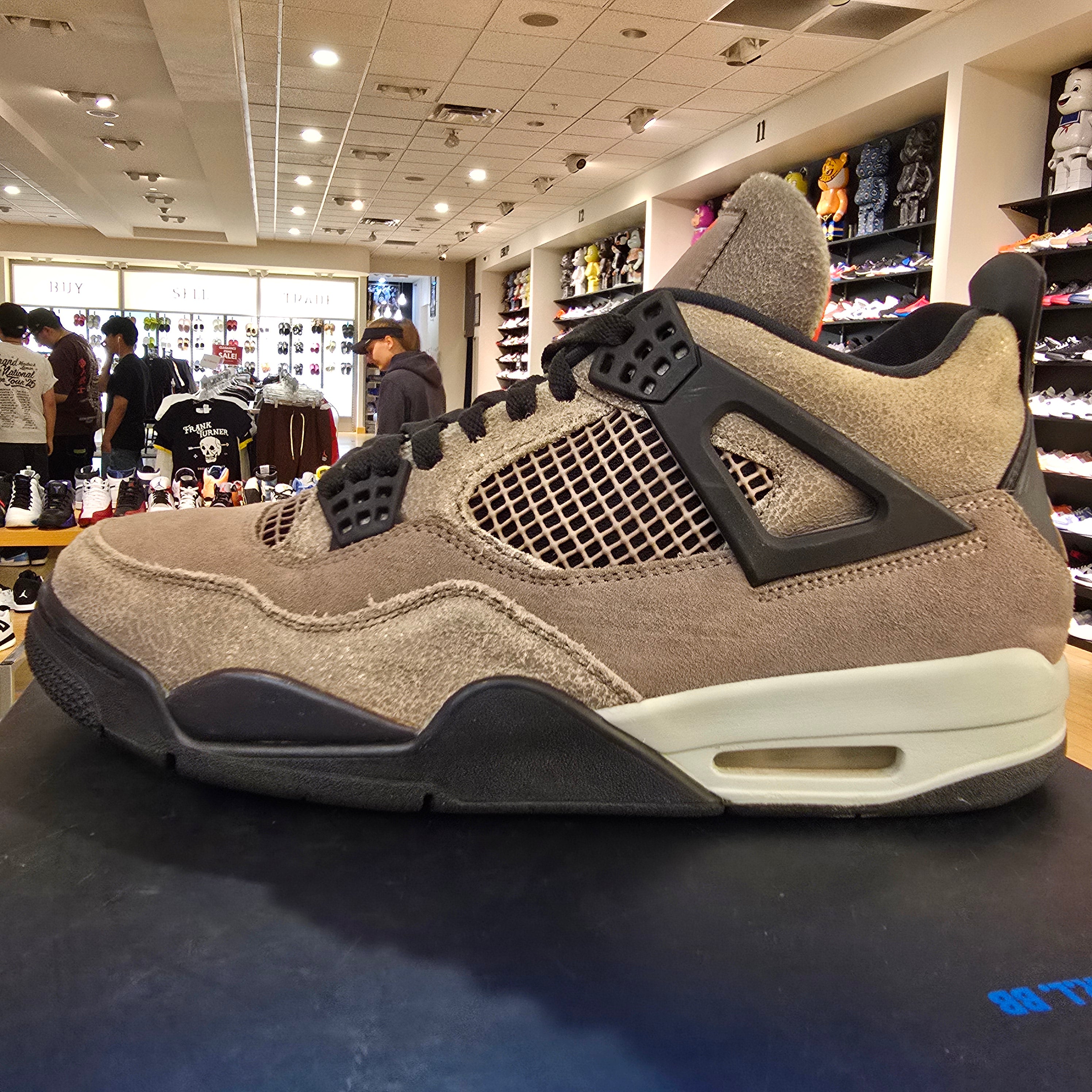 Jordan 4 Retro Taupe Haze SZ 11.5 USED MISSING LID