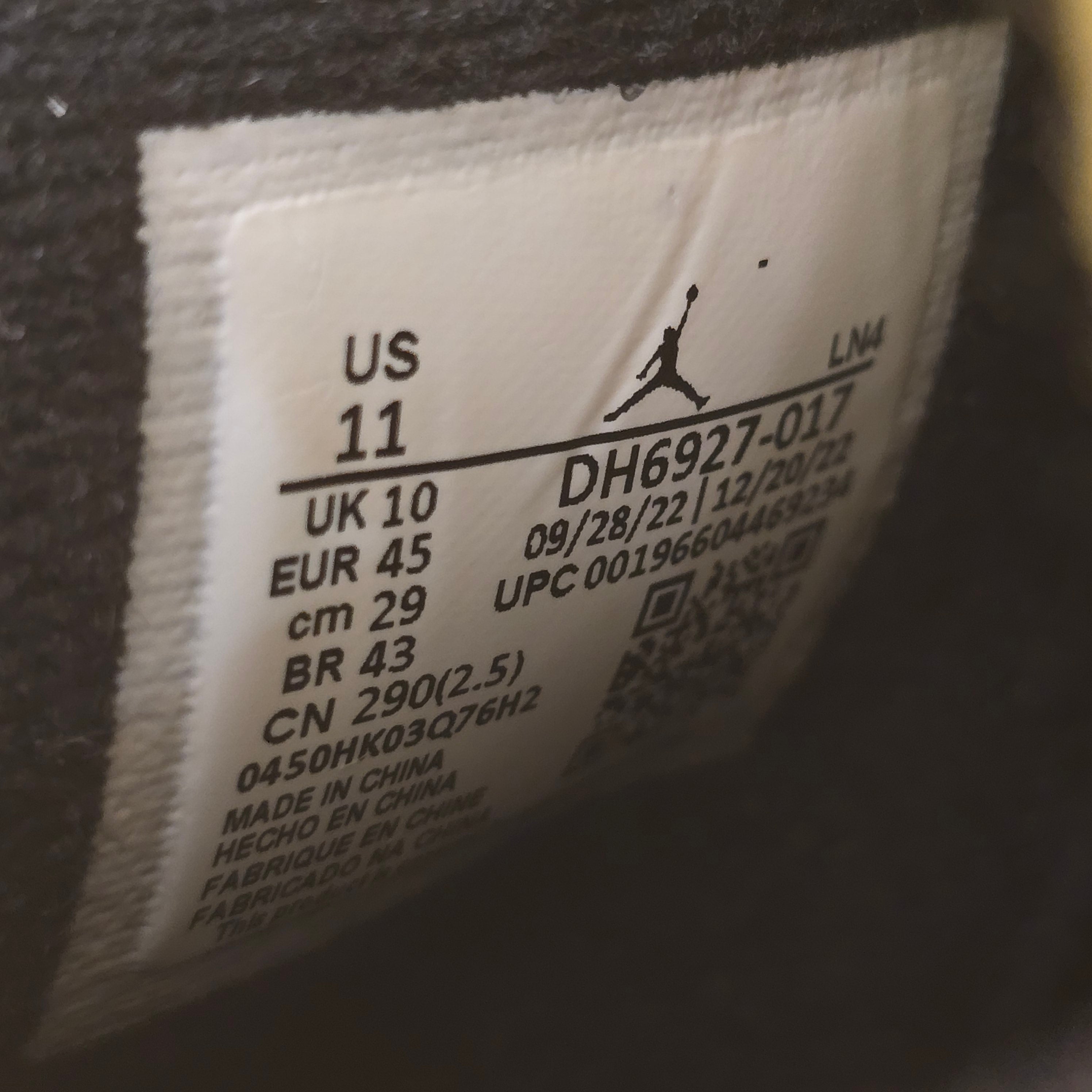 Jordan 4 Retro Thunder (2023) SZ 11 USED