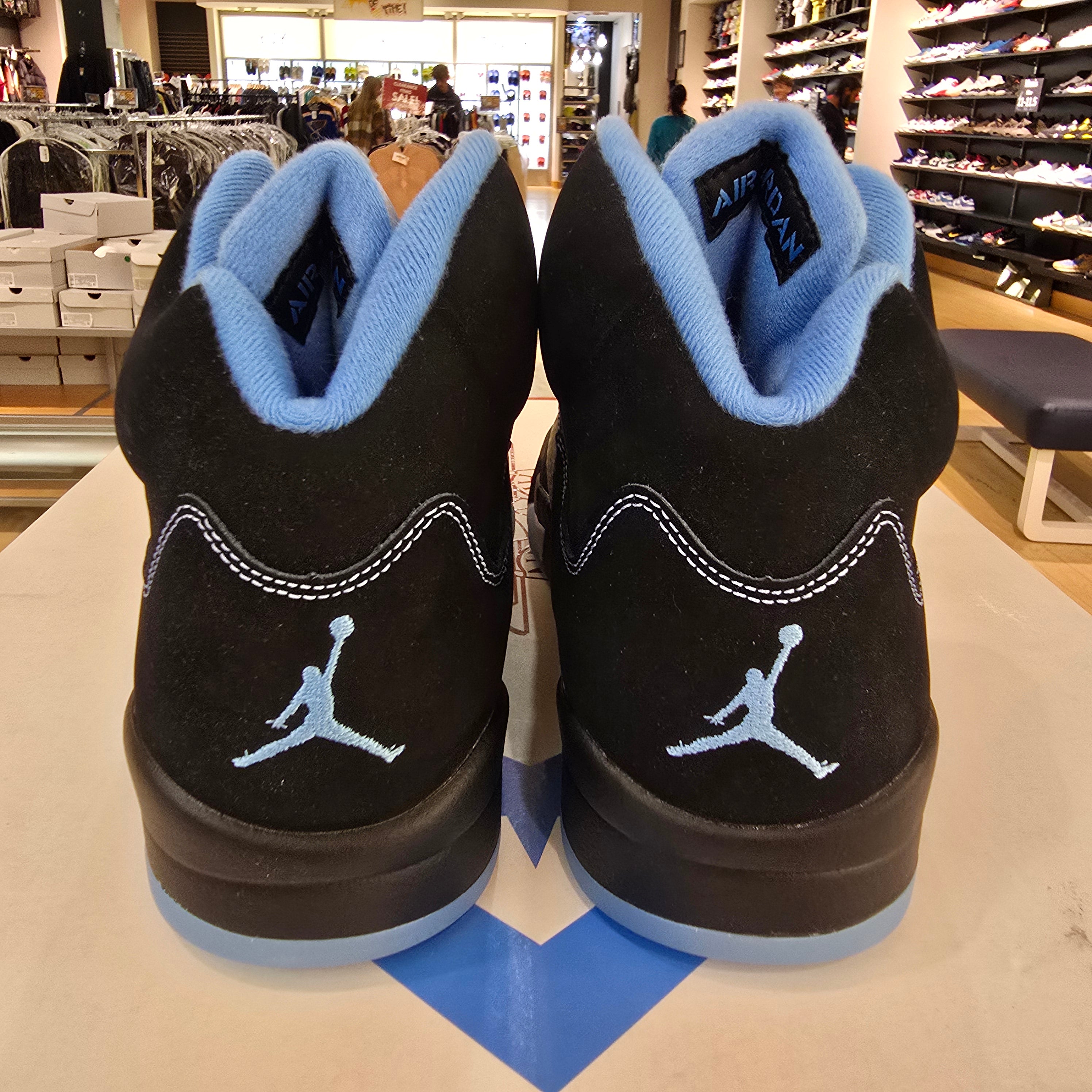 Jordan 5 Retro Black University Blue (2026) SZ 9.5