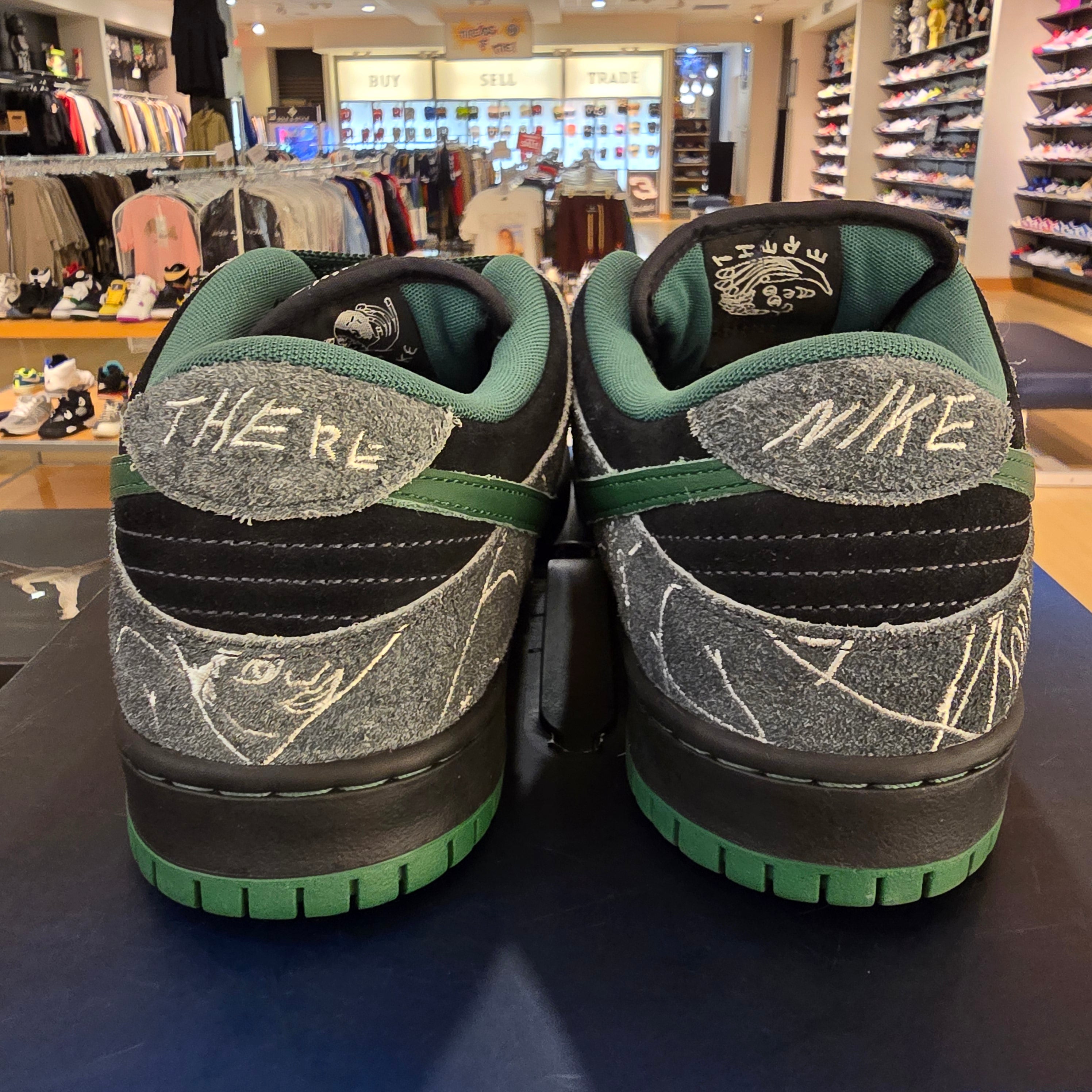 Nike Dunk SB Dunk Low There Skateboards SZ 10 USED NO BOX