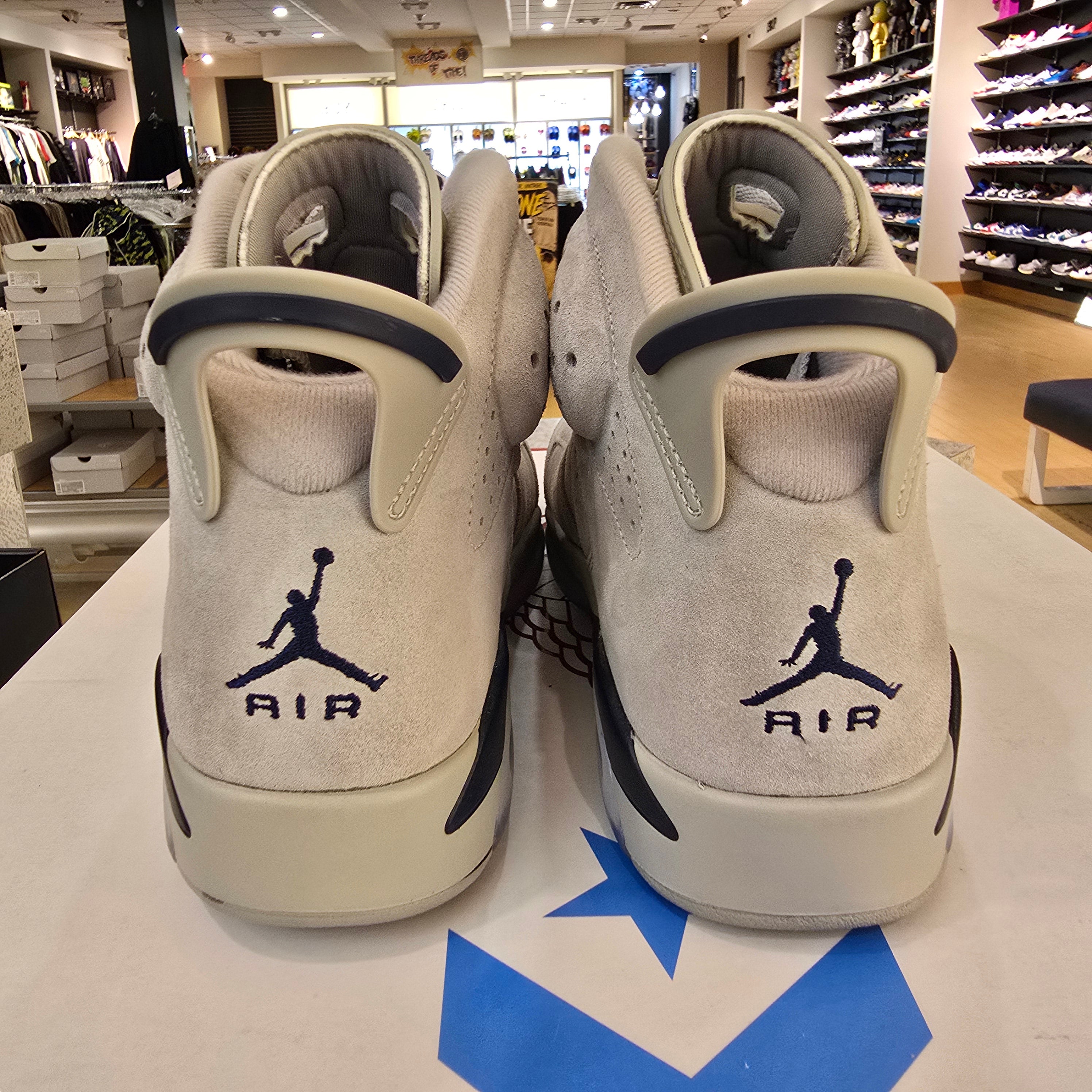 Jordan 6 Retro Georgetown (2022) SZ 8.5 SCUFF