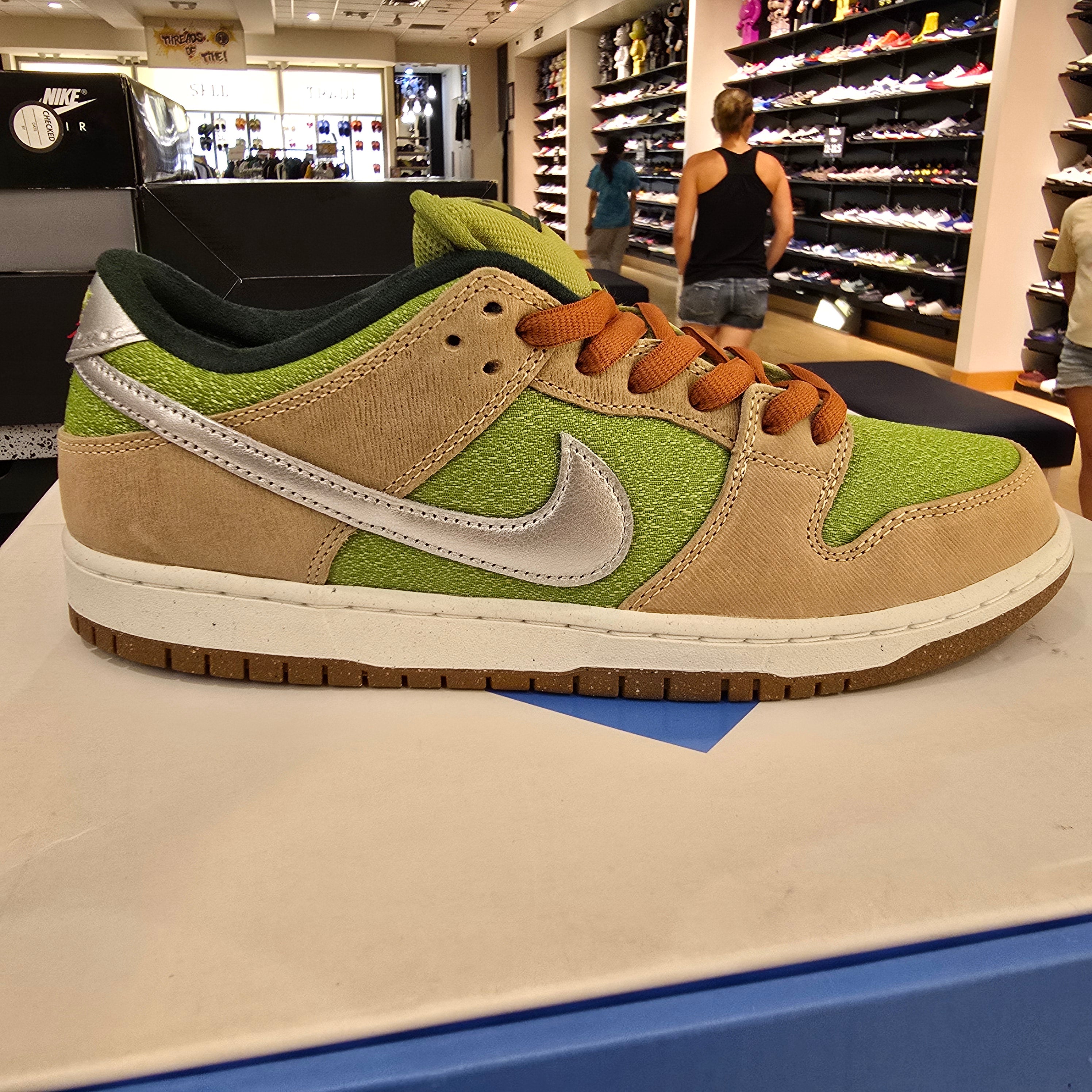 Nike SB Dunk Low Escargot SZ 10
