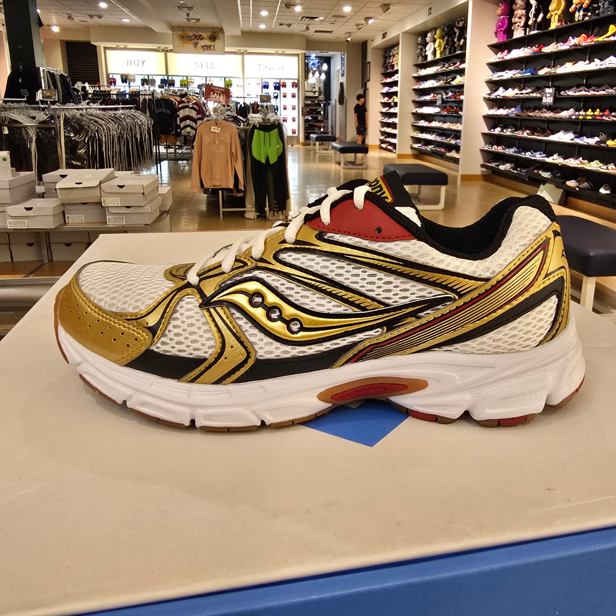 Saucony Ride Millennium White Gold SZ 8 USED