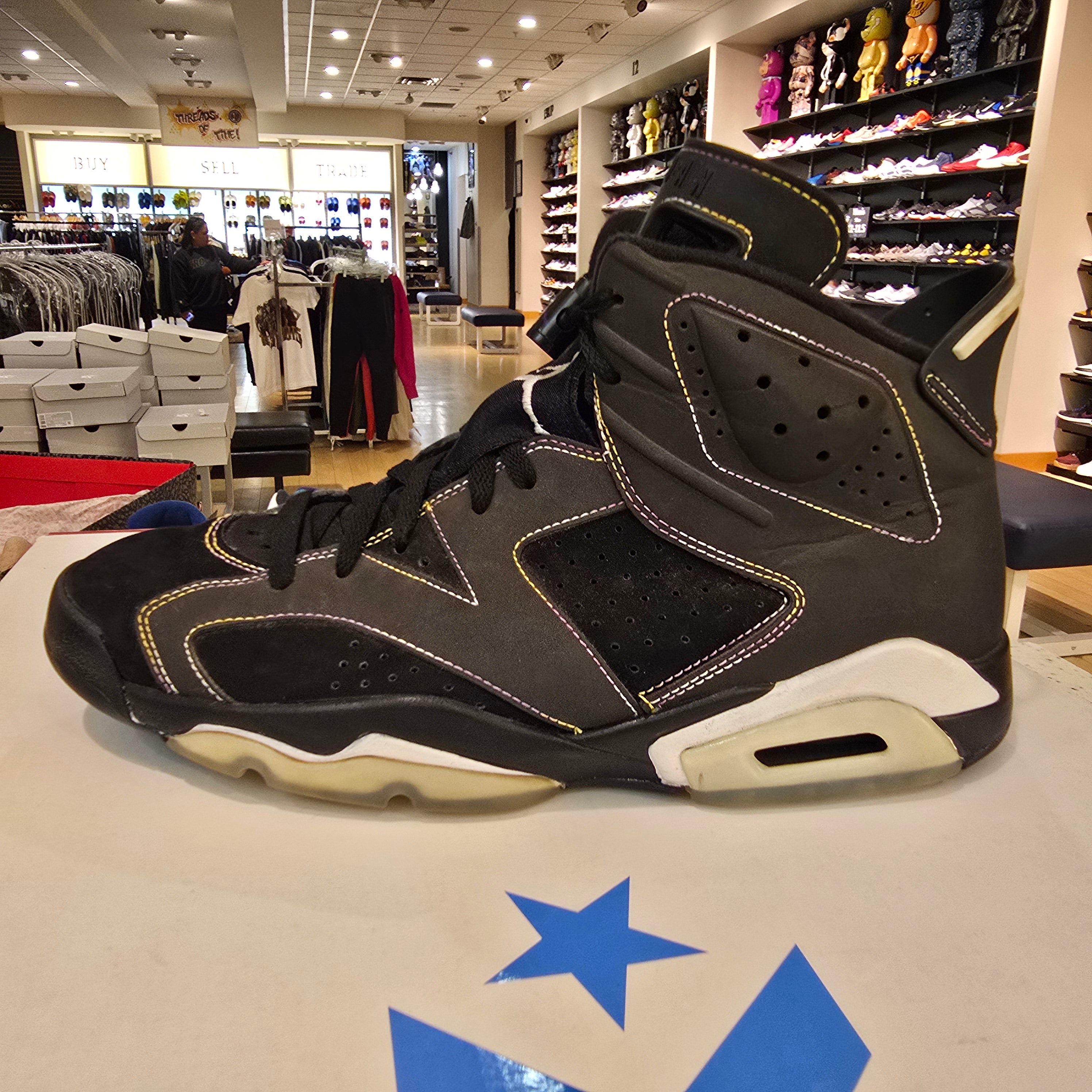 Jordan 6 Retro Lakers (2010) SZ 10.5 USED NO BOX SEPERATION (NOT SAFE TO WEAR)