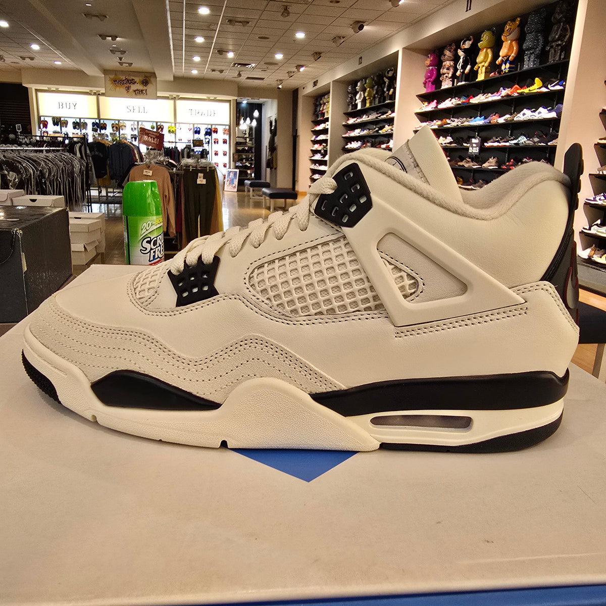 Jordan 4 Retro Flight Club SZ 10.5