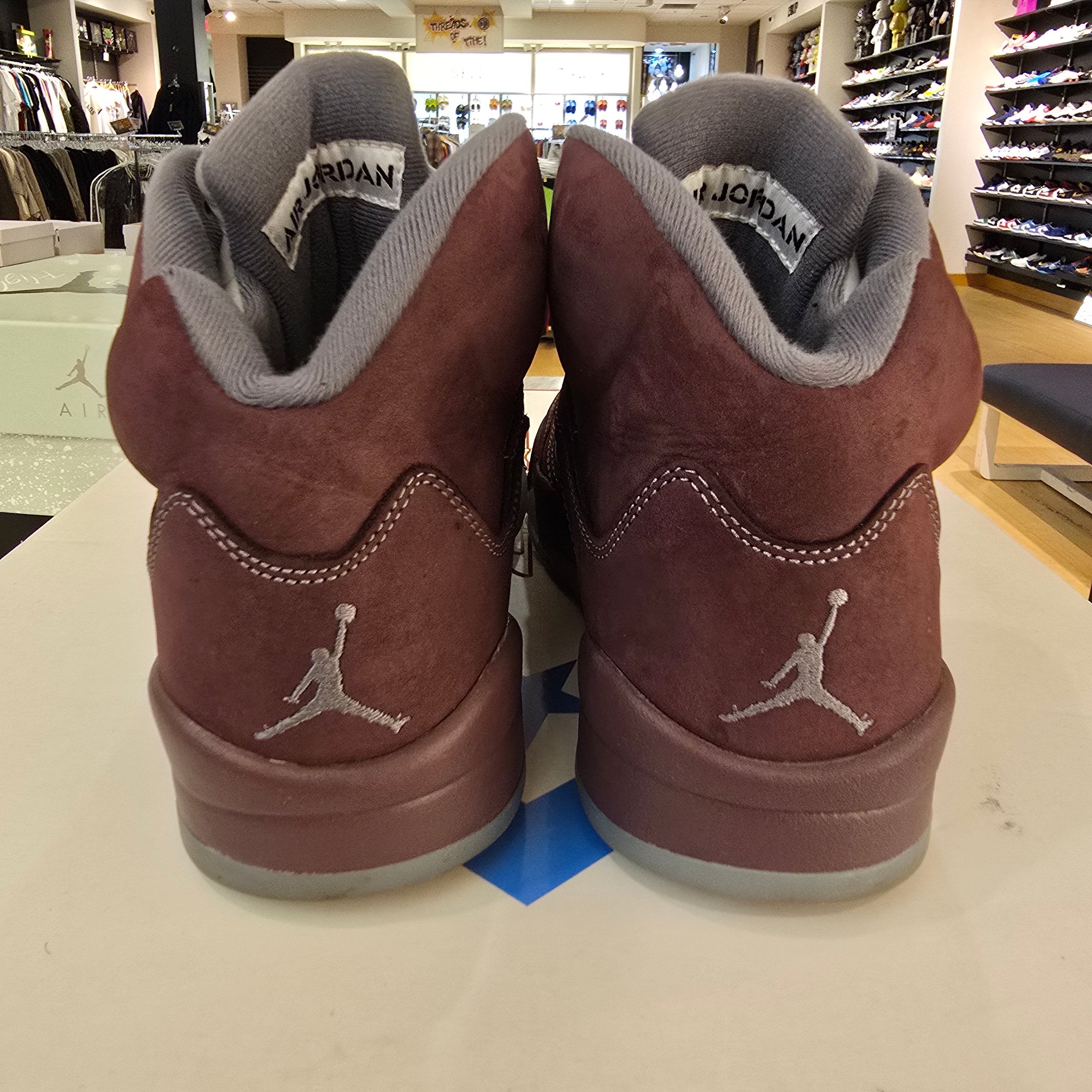 Jordan 5 Retro Burgendy (2023) SZ 10 USED