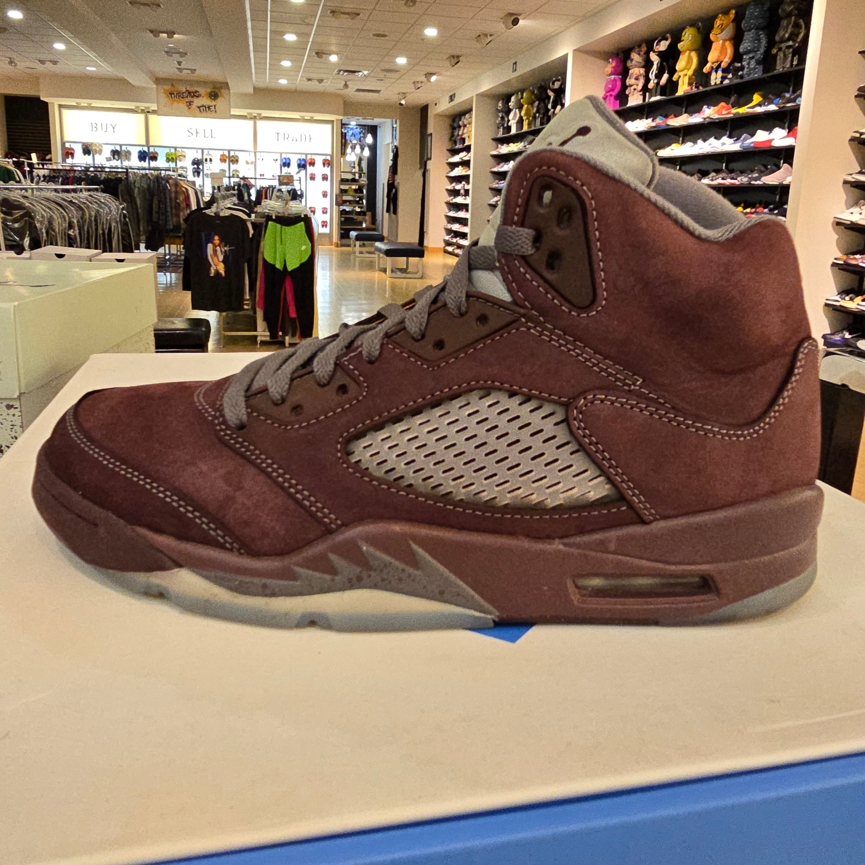 Jordan 5 Retro Burgendy (2023) SZ 10 USED