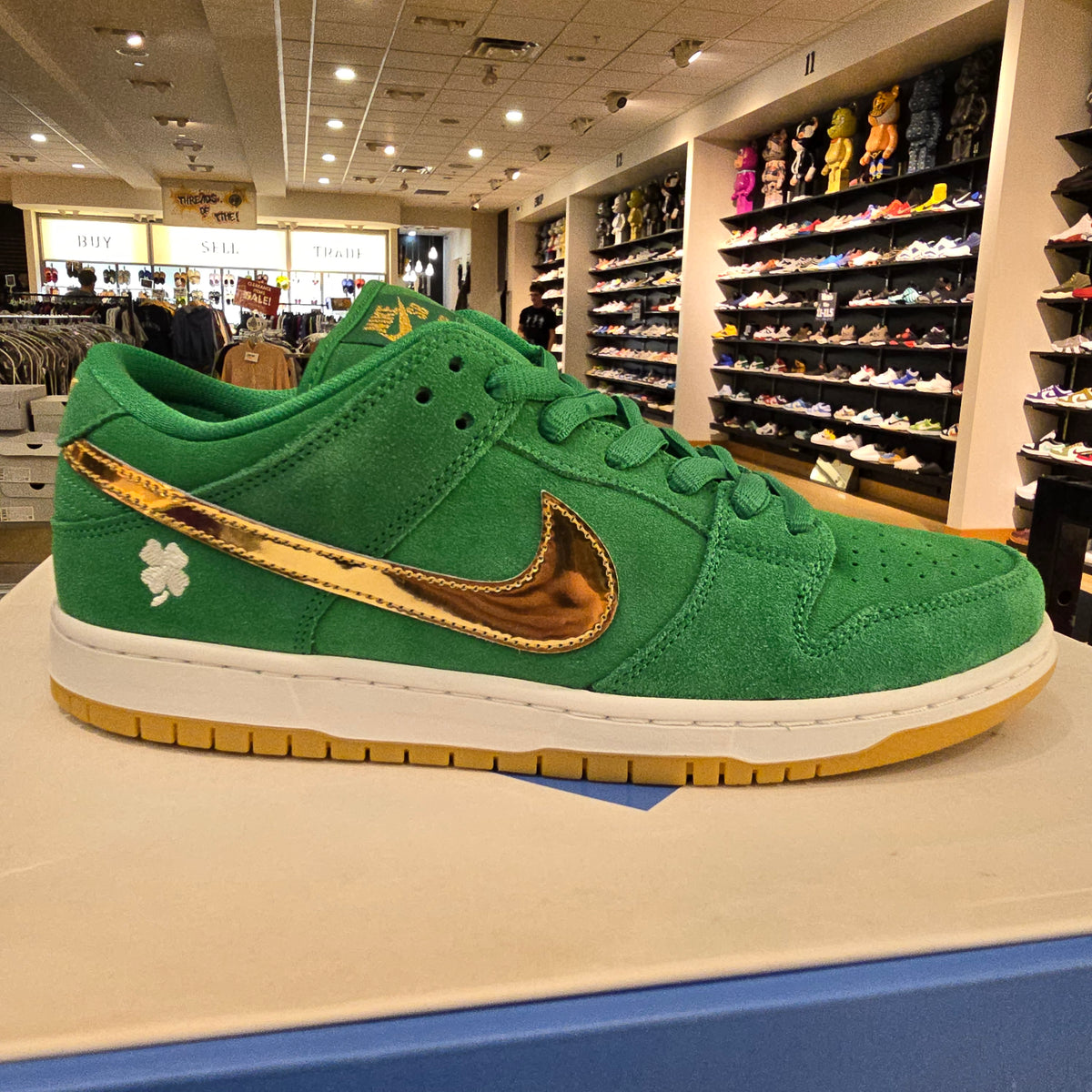 Nike SB Dunk Low St. Patrick's Day (2022) SZ 10