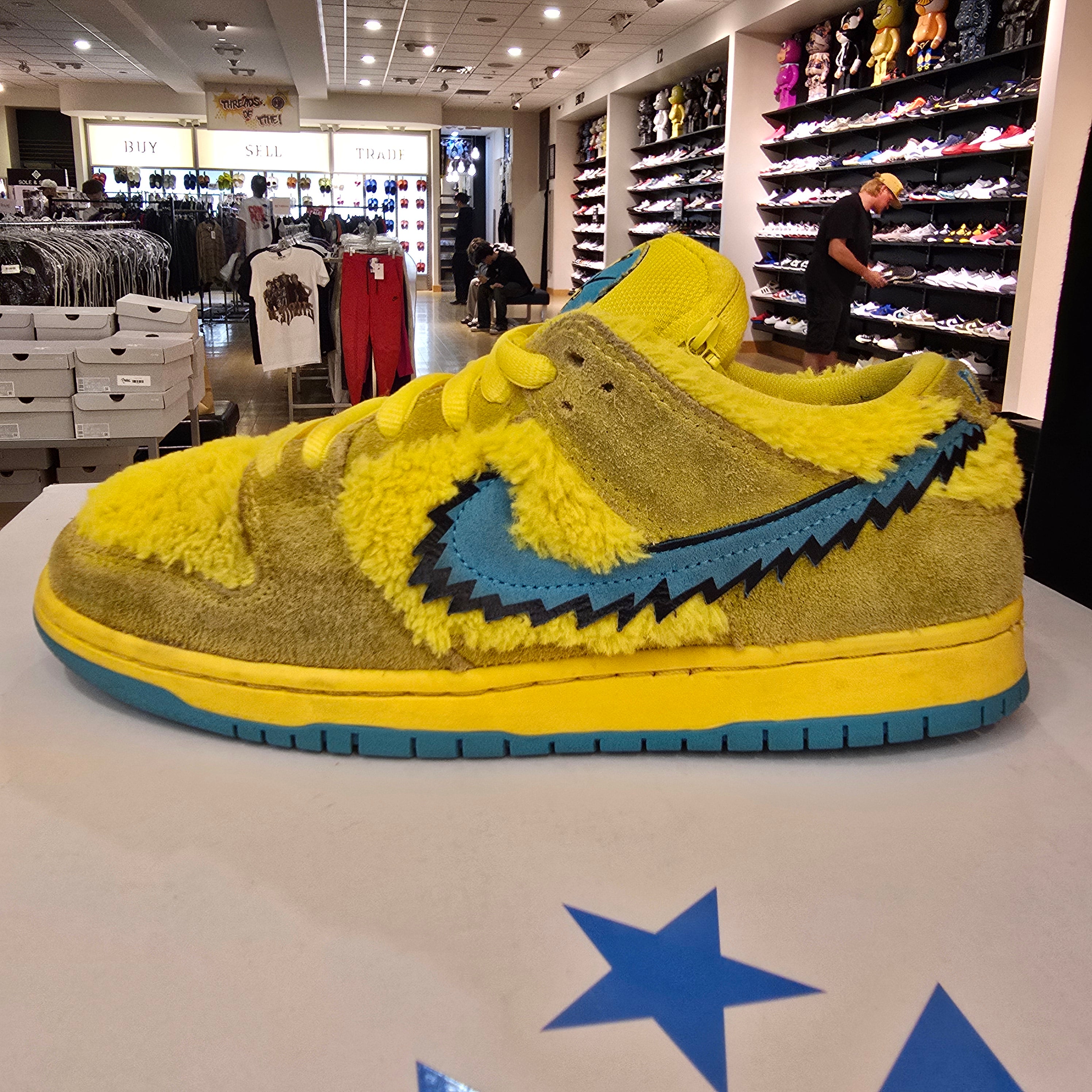 Nike SB Dunk Low Grateful Dead Bears Opti Yellow SZ 8.5 USED NO BOX