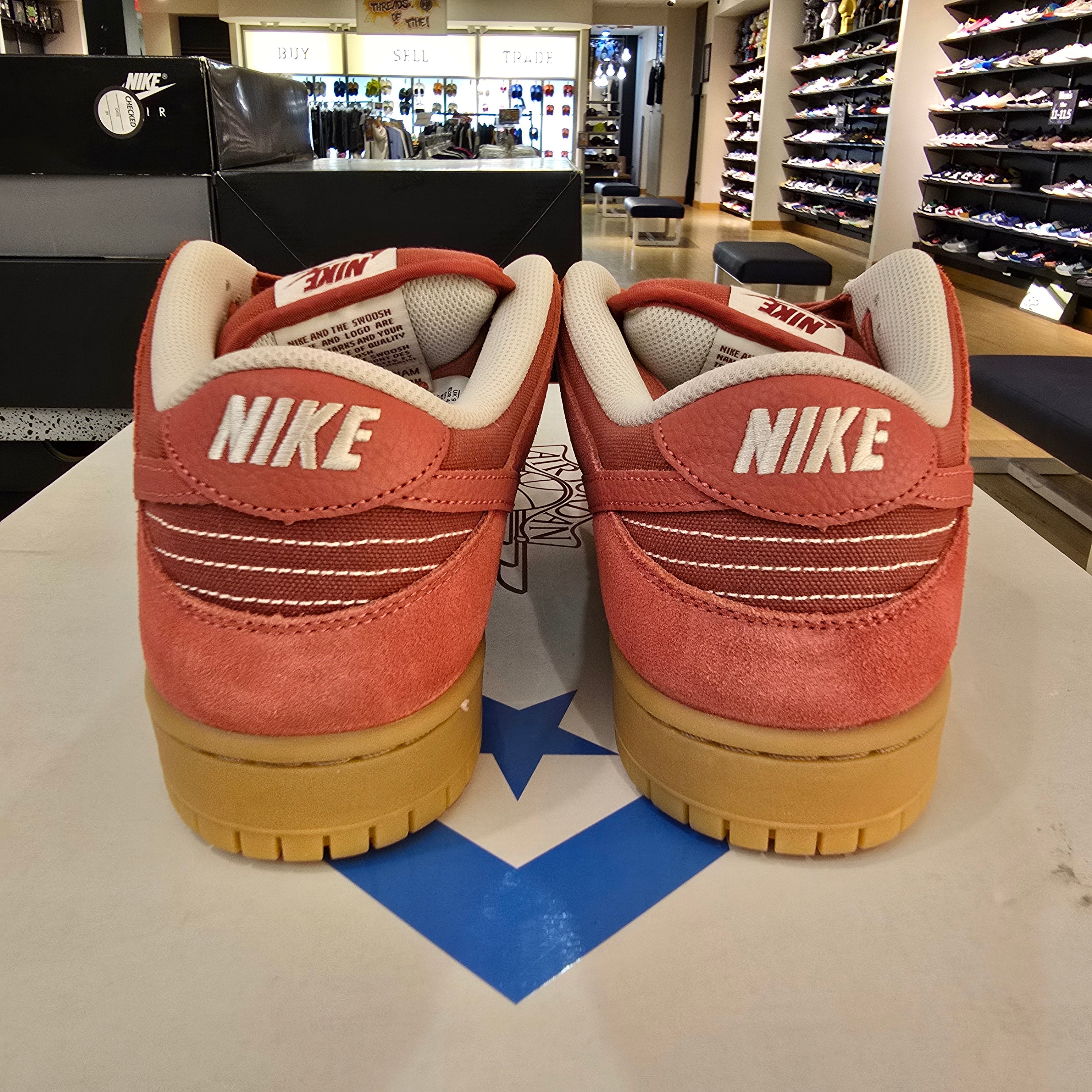 Nike SB Dunk Low Adobe SZ 10