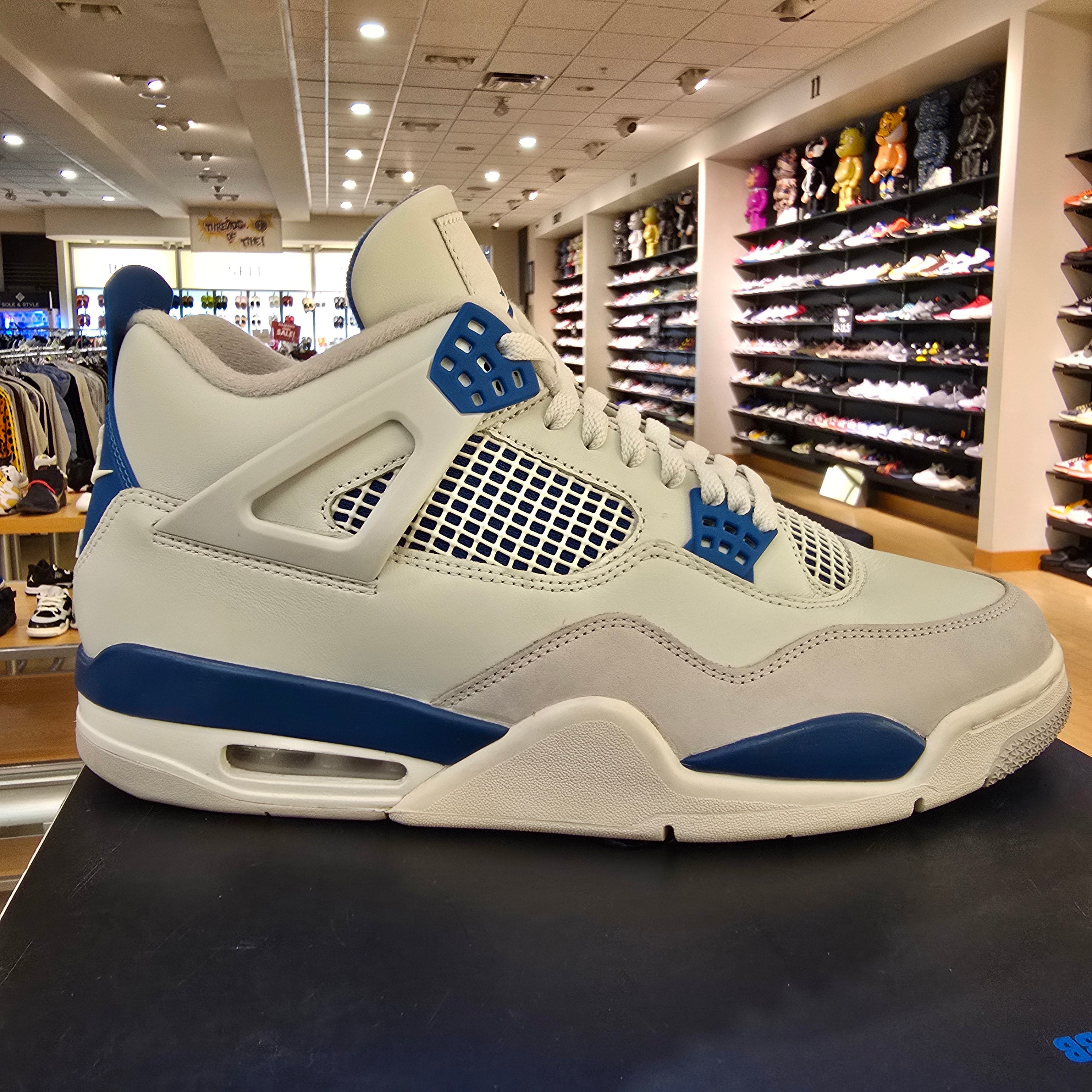 Jordan 4 Retro Military Blue (2024) SZ 12 USED