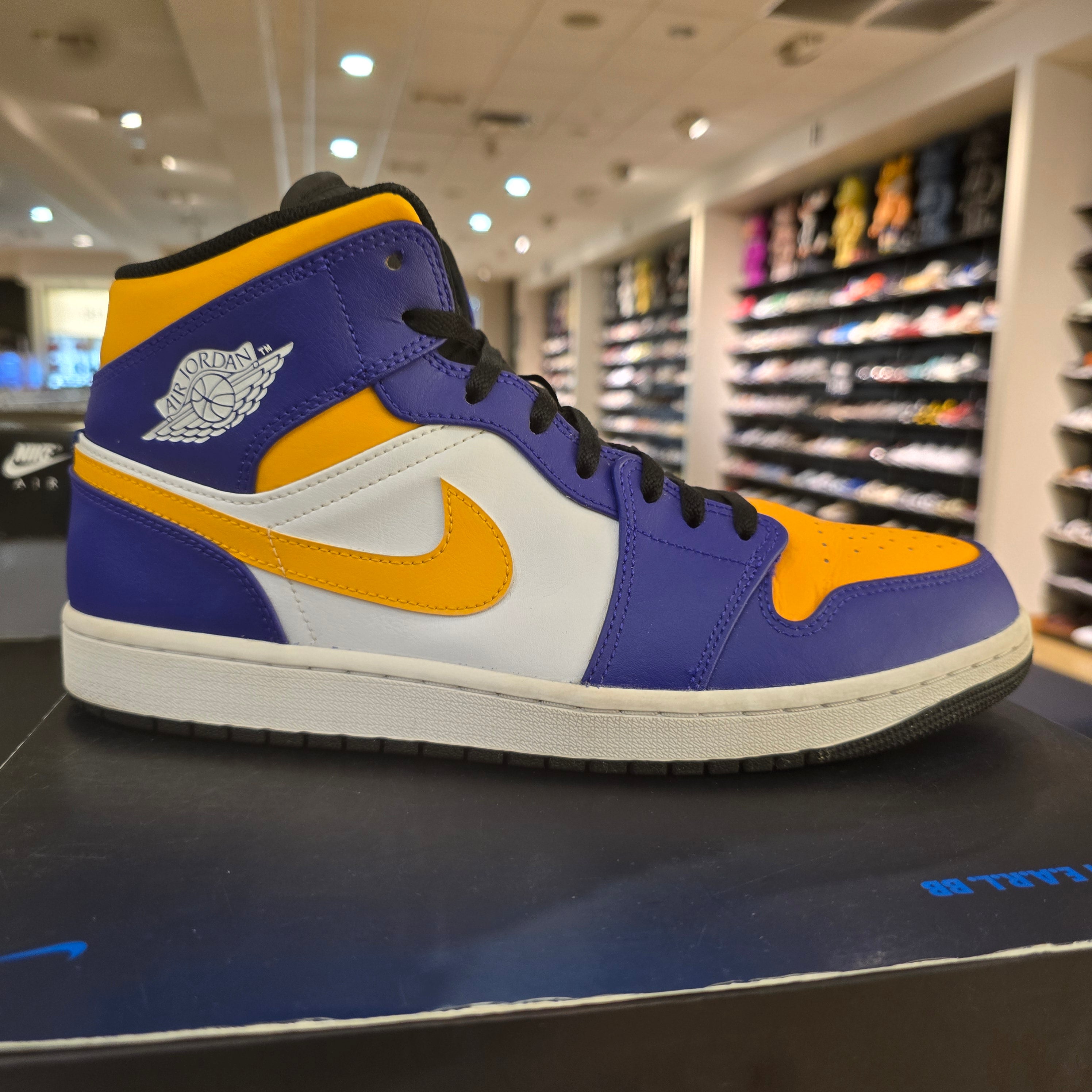 Jordan 1 Mid Lakers SZ 12 USED