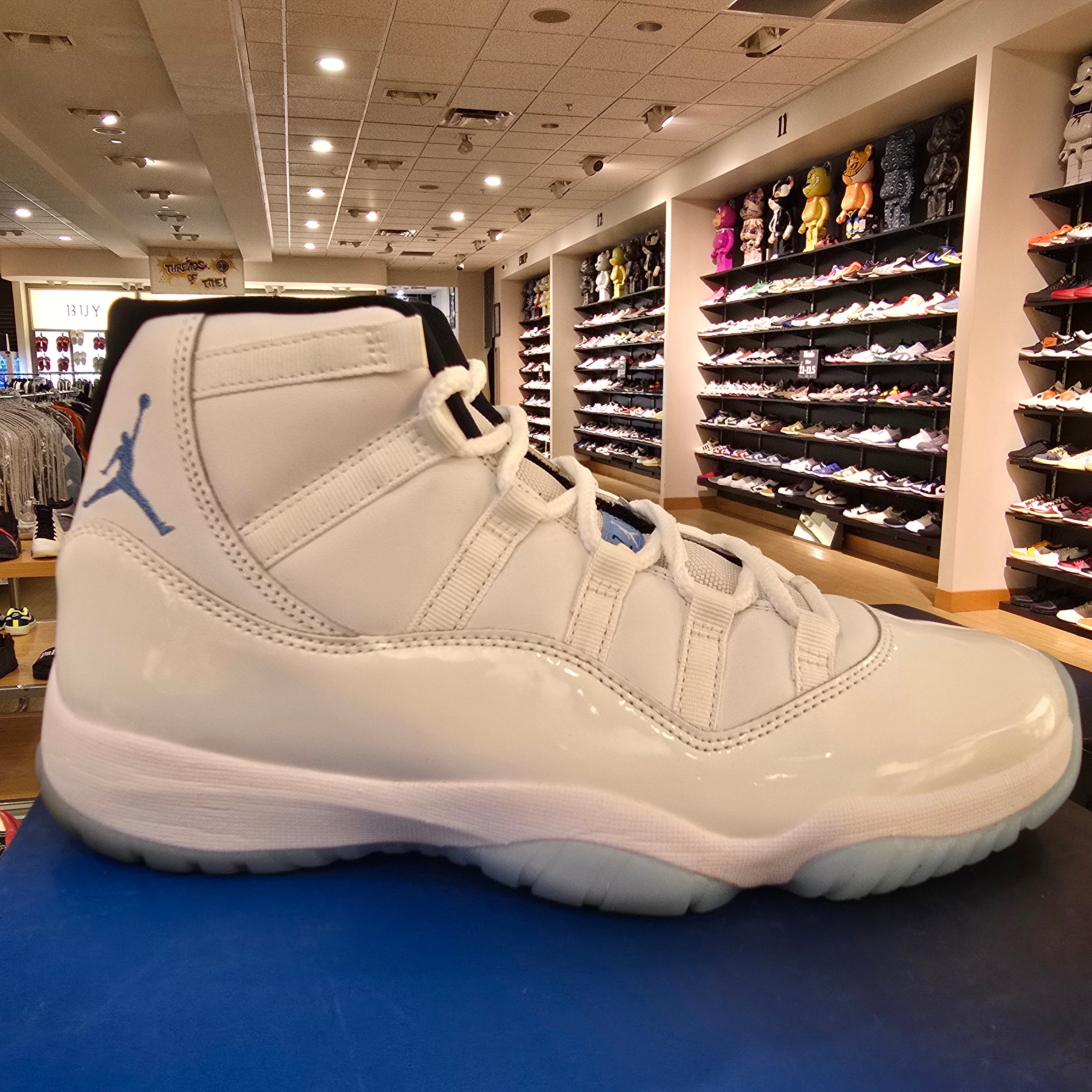 Jordan 11 Retro Legend Blue (2024) SZ 10 USED