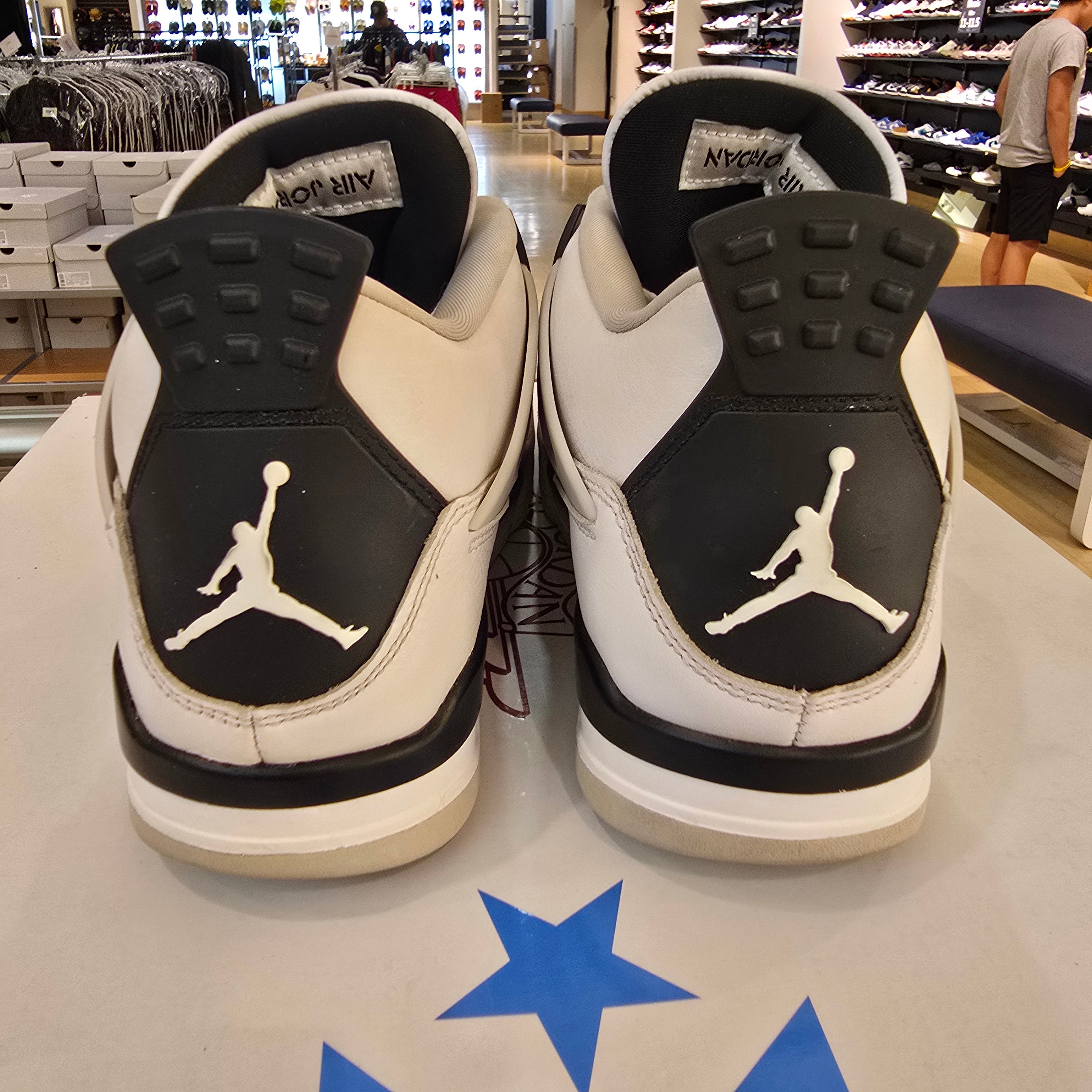 Jordan 4 Retro Military Black SZ 9.5 USED