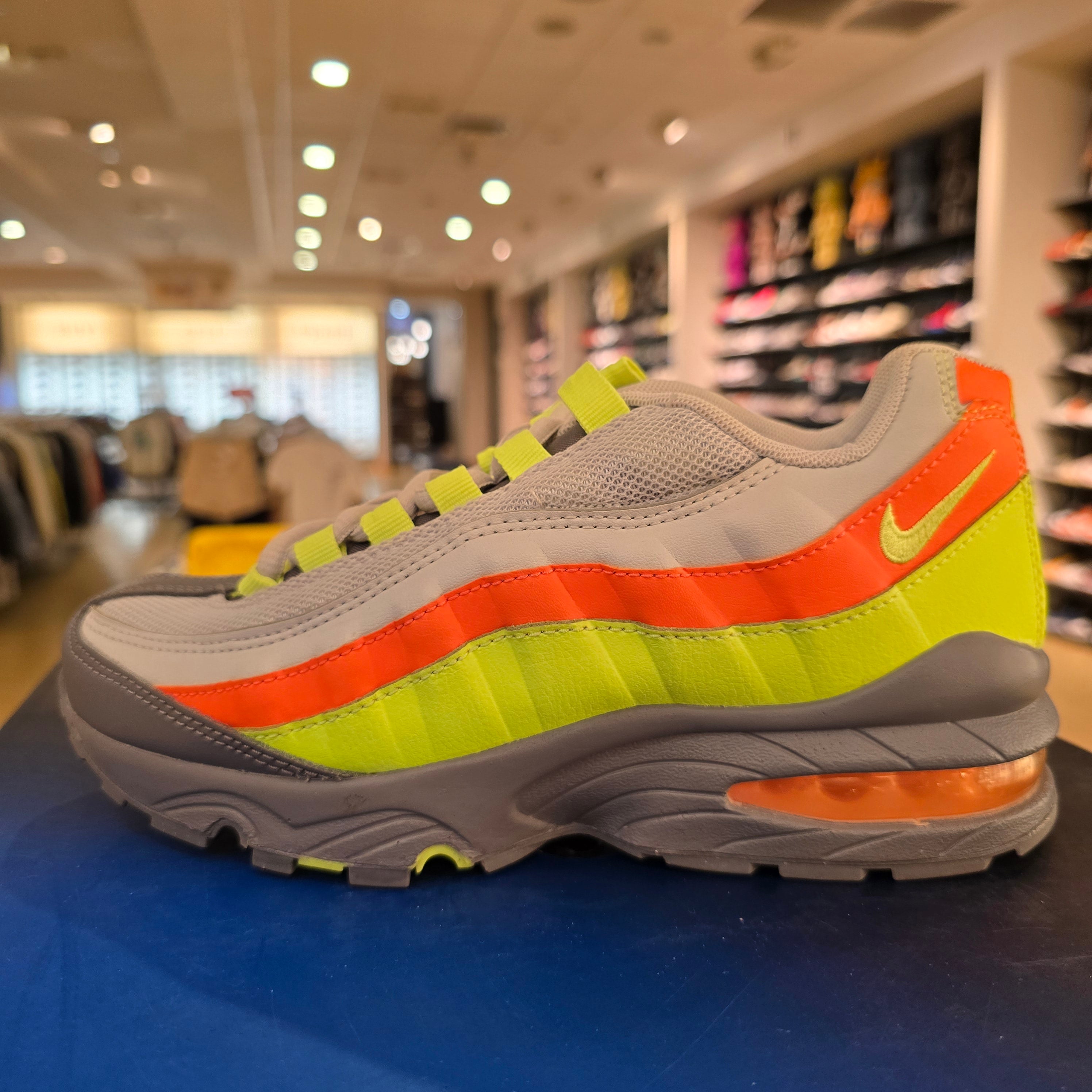 Air Max 95 Vast Grey Volt SZ 4Y USED NO BOX