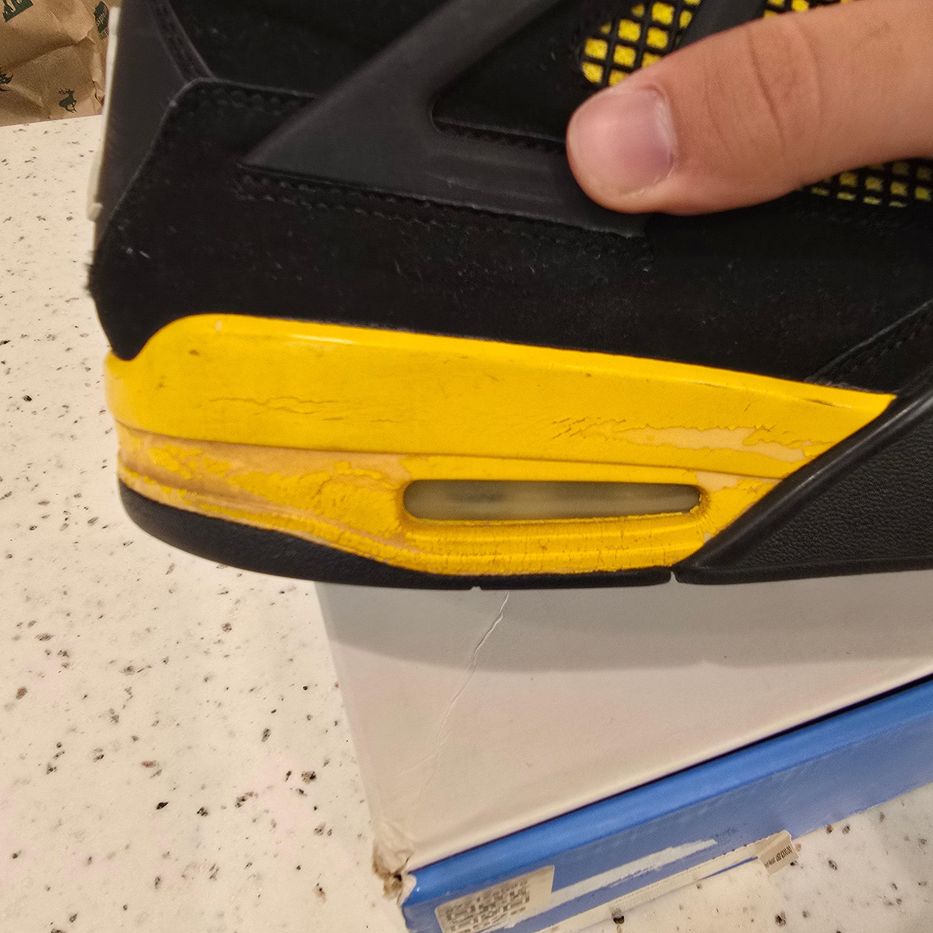 Jordan 4 Retro Thunder (2012) SZ 12 USED NO BOX SEPERATION (NOT SAFE TO WEAR)