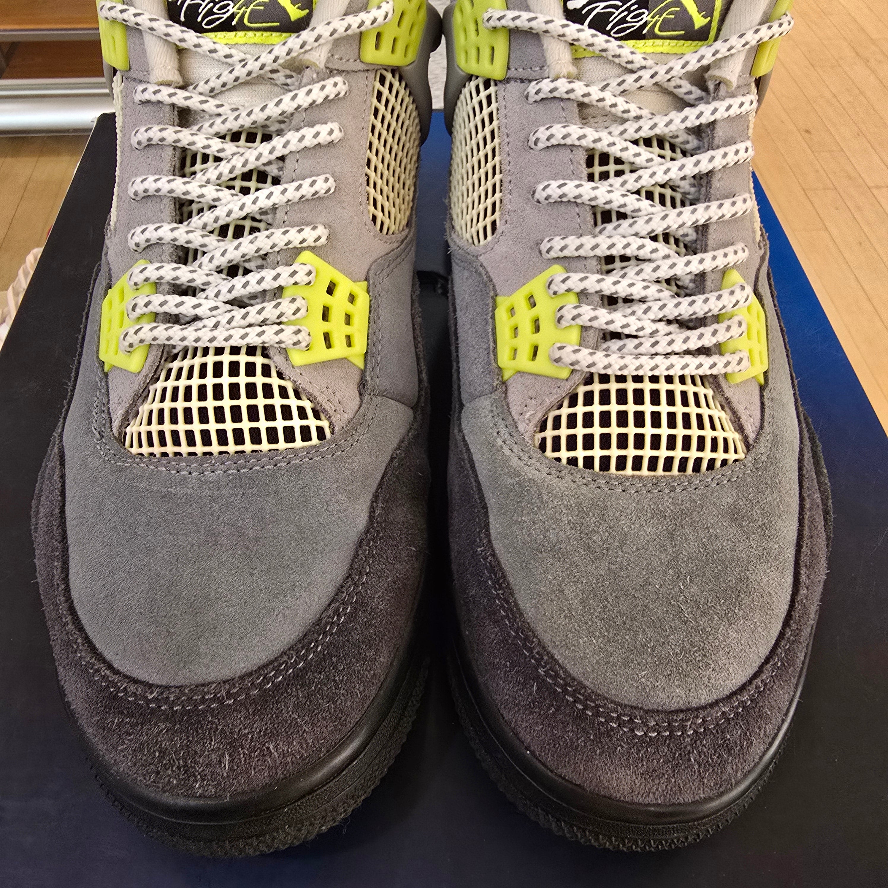Jordan 4 Retro SE 95 Neon SZ 10.5 USED
