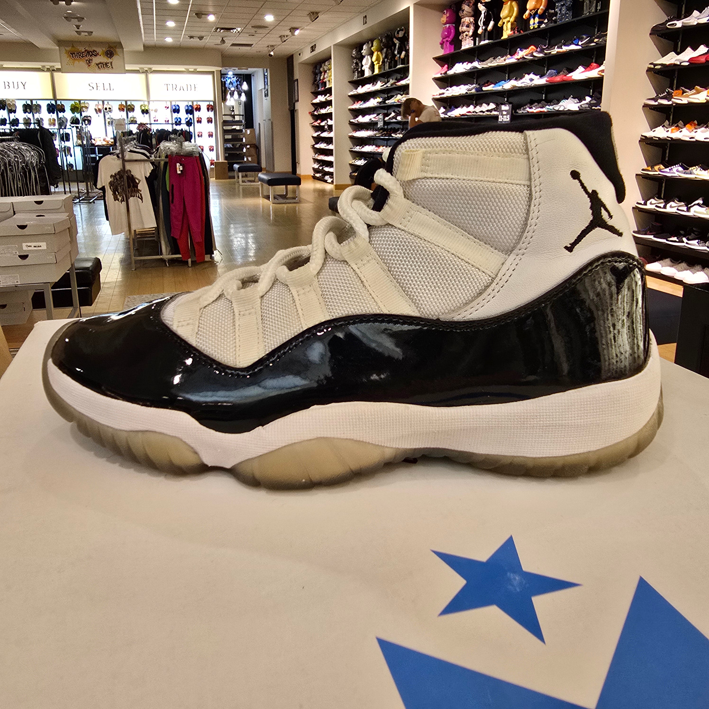 Jordan 11 Retro Concord (2018) SZ 8.5 USED NO BOX