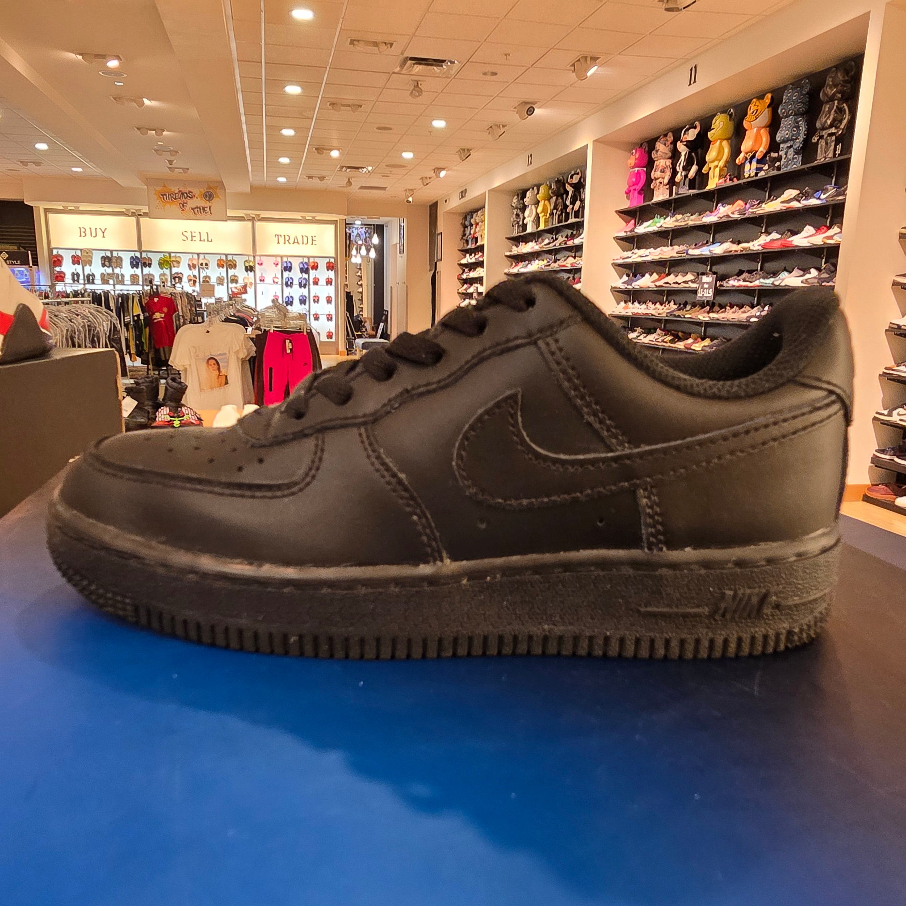 Nike Air Force 1 Low LE Black (PS) SZ 1.5Y USED
