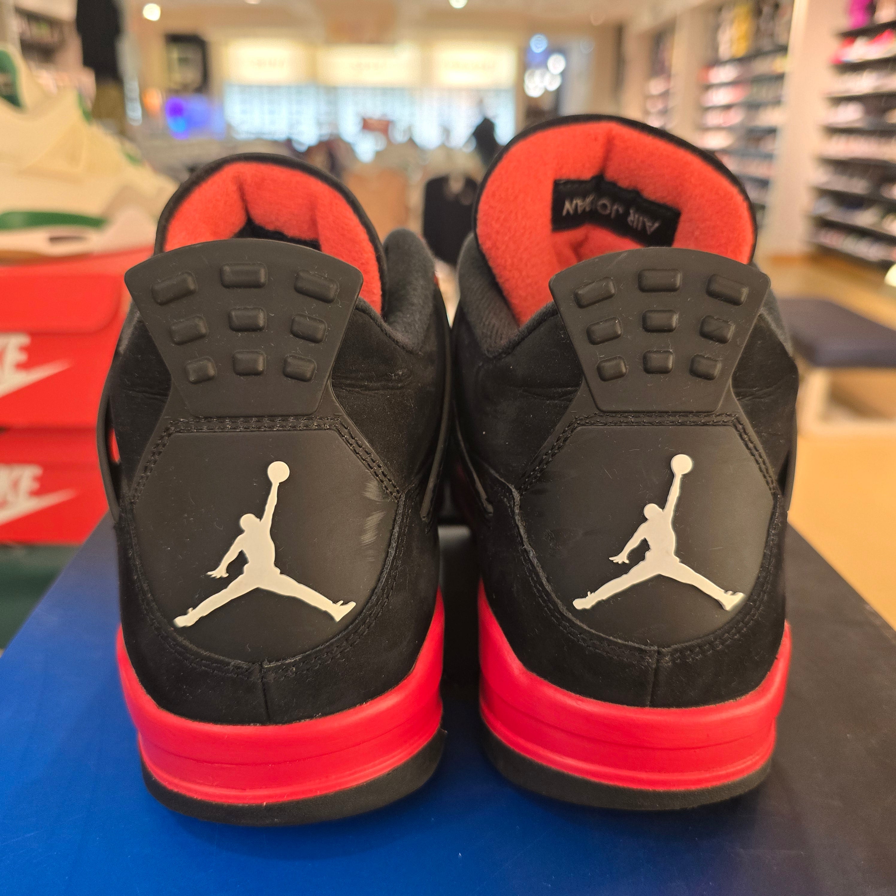 Jordan 4 Retro Red Thunder SZ 10.5 USED